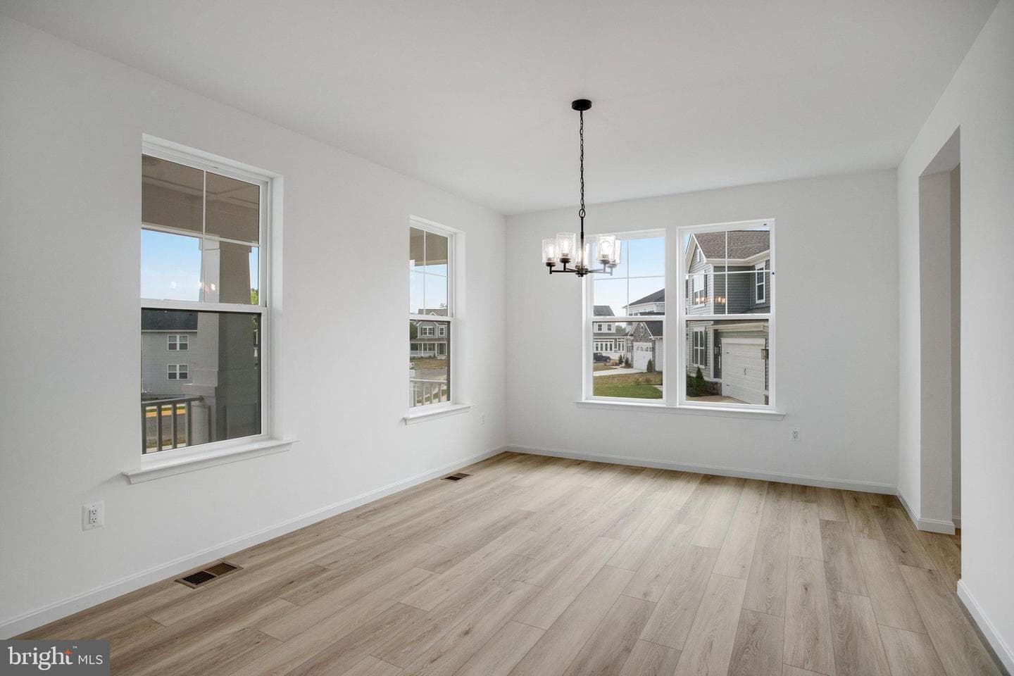 209 Camwood Court photo 14