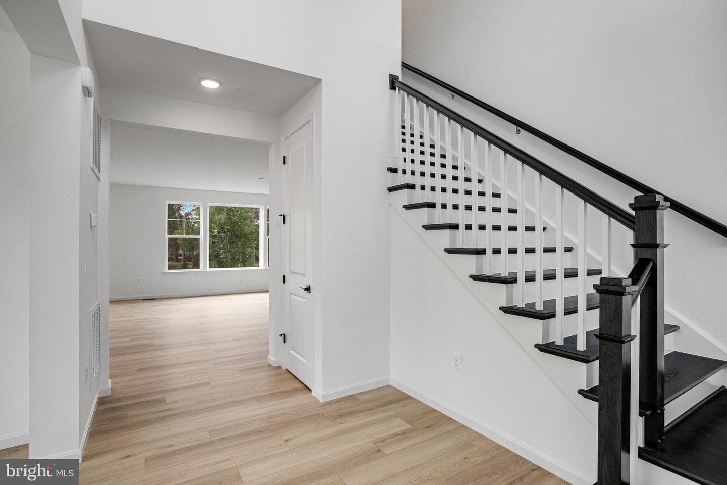 209 Camwood Court photo 5