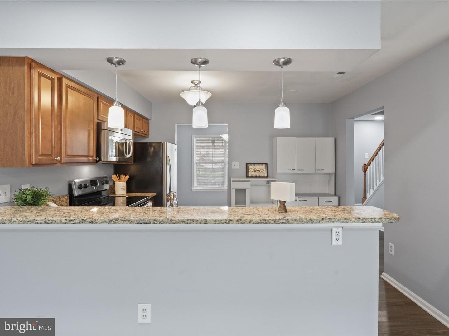 303 Mayfair #187 photo 12