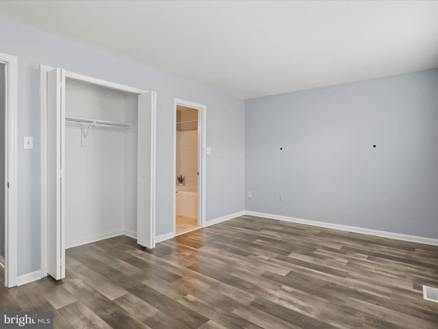 303 Mayfair #187 photo 19