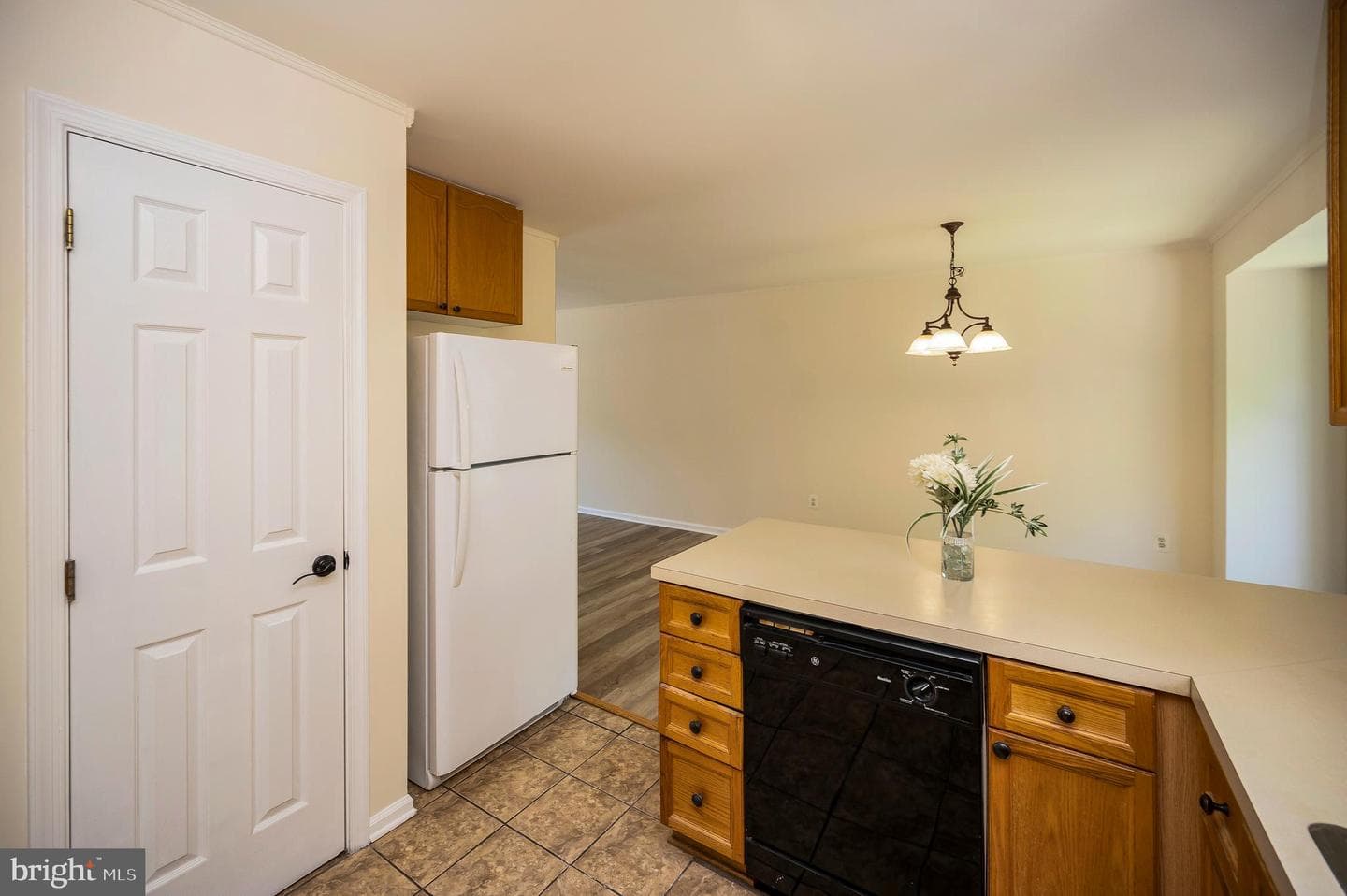 709 Kings Crest Drive photo 19