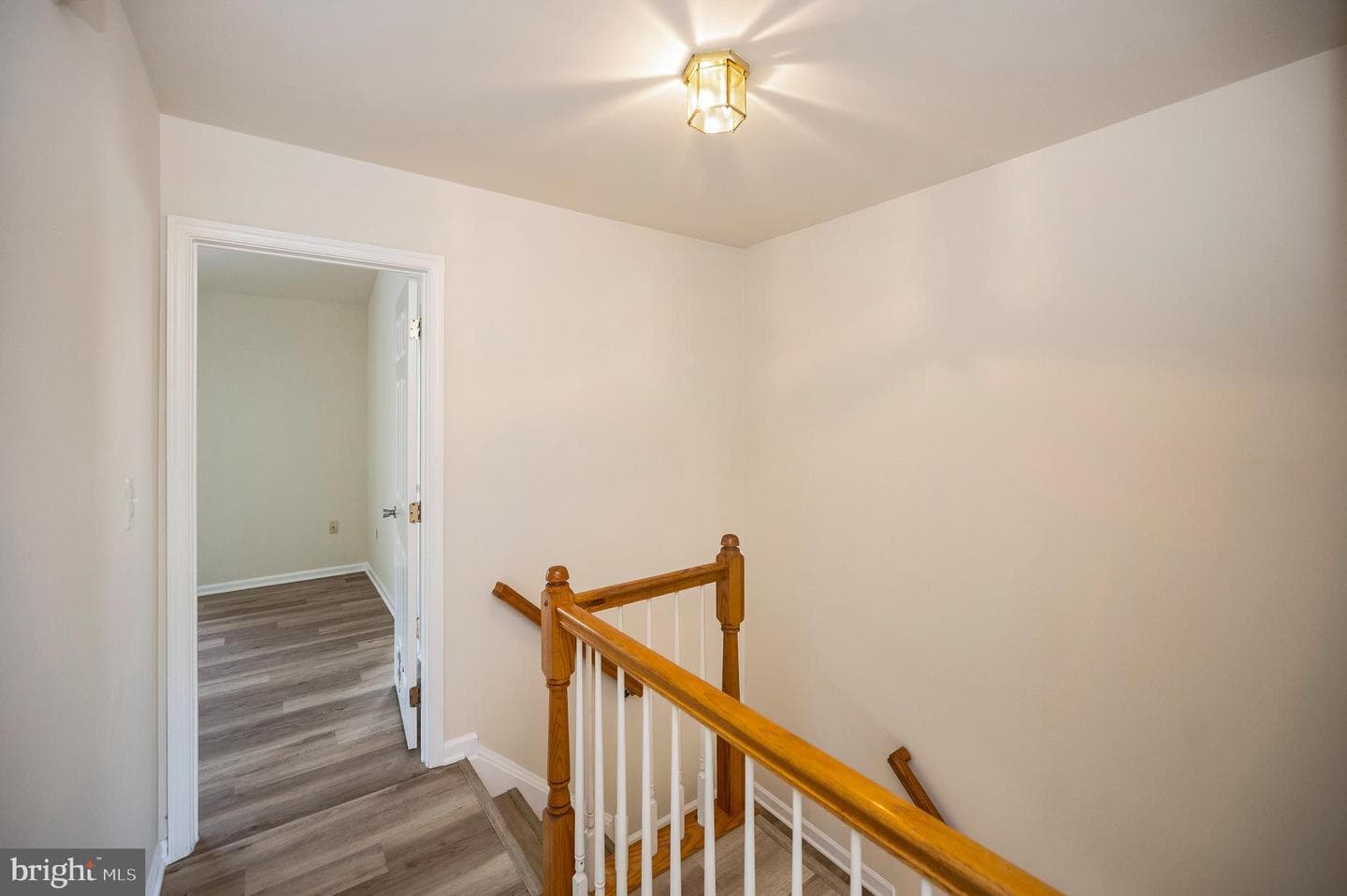 709 Kings Crest Drive photo 32