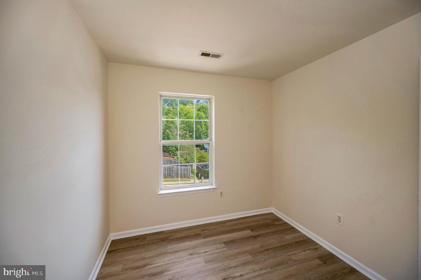 709 Kings Crest Drive photo 39