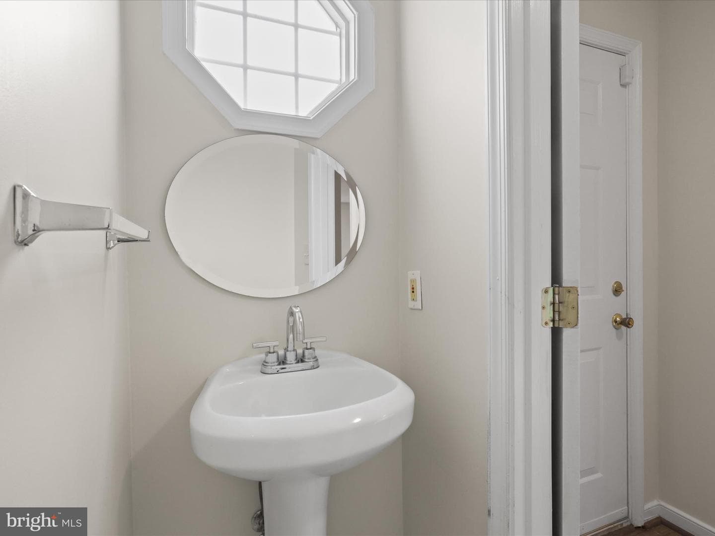 109 Donelson Loop photo 4