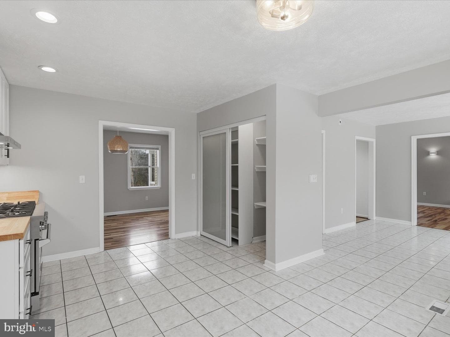 770 Poplar Road photo 16