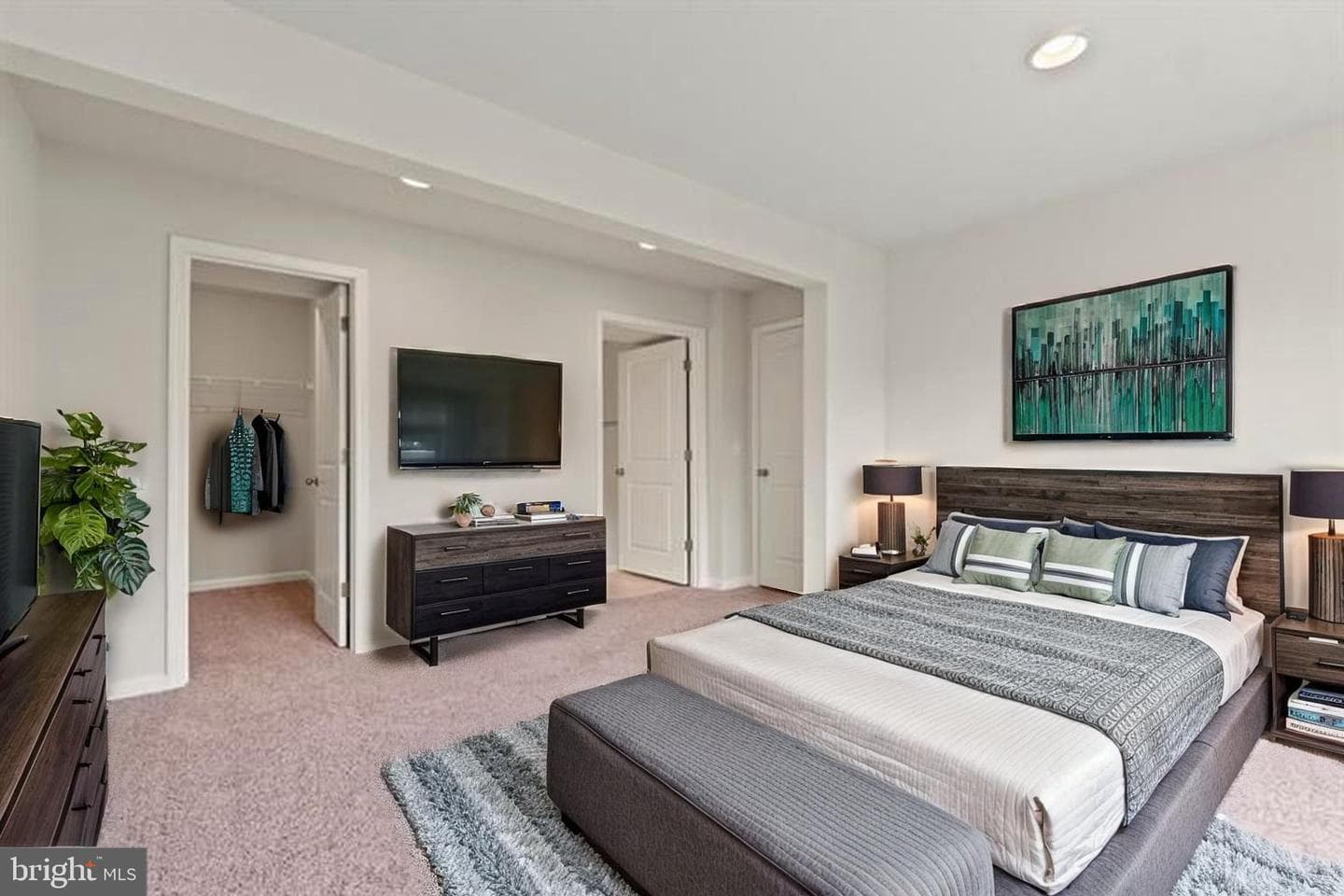 10 Howard Circle photo 19