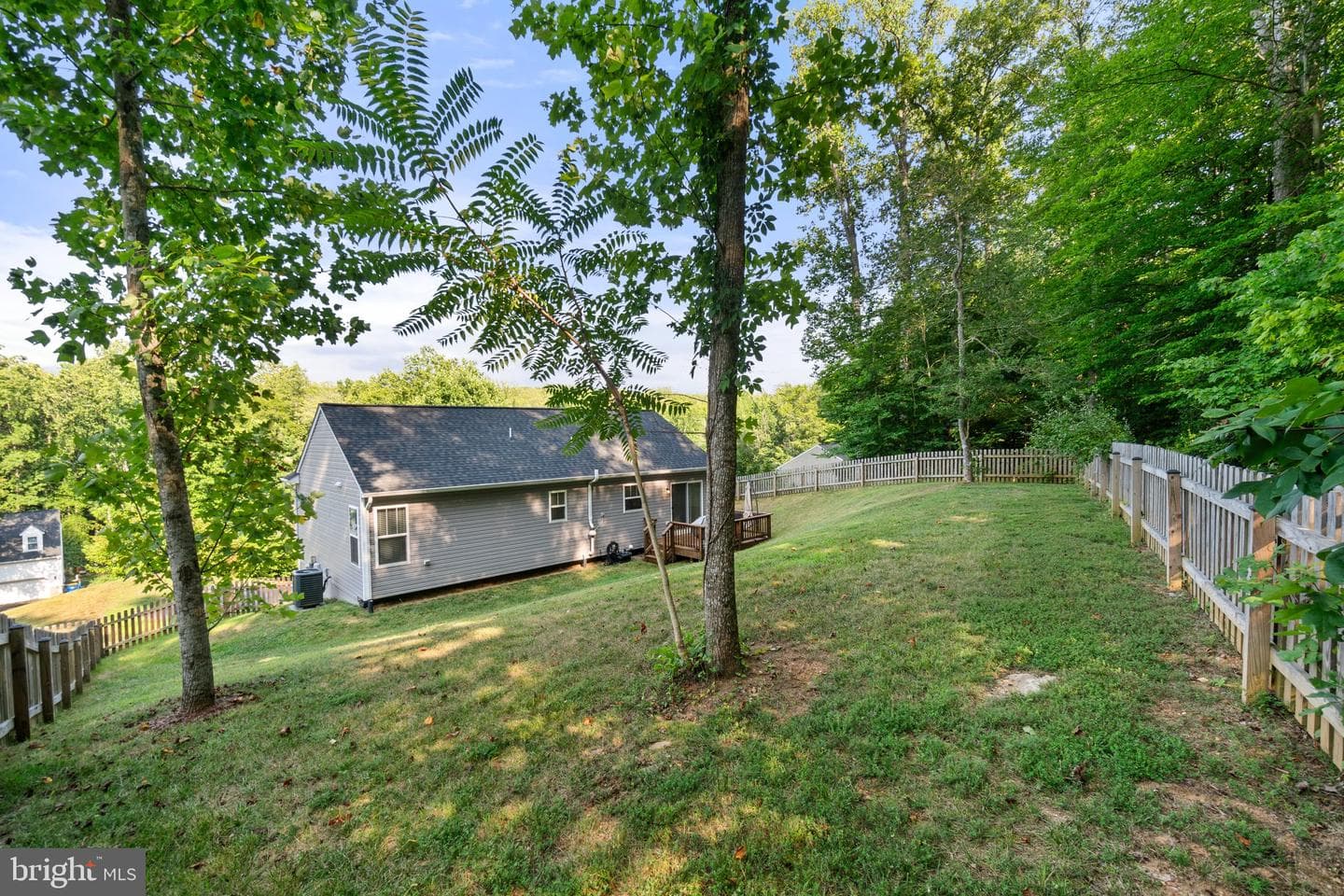 10 Howard Circle photo 24