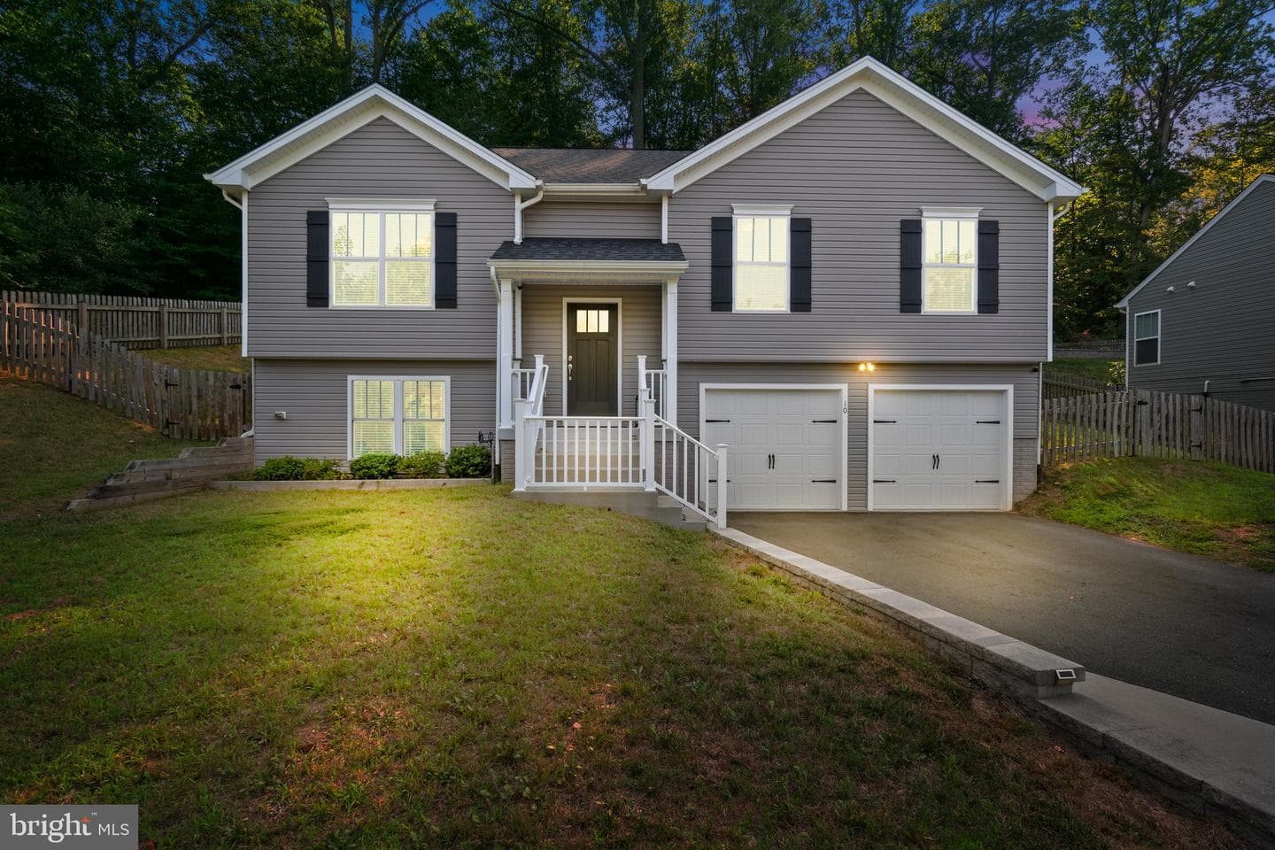 10 Howard Circle photo 5