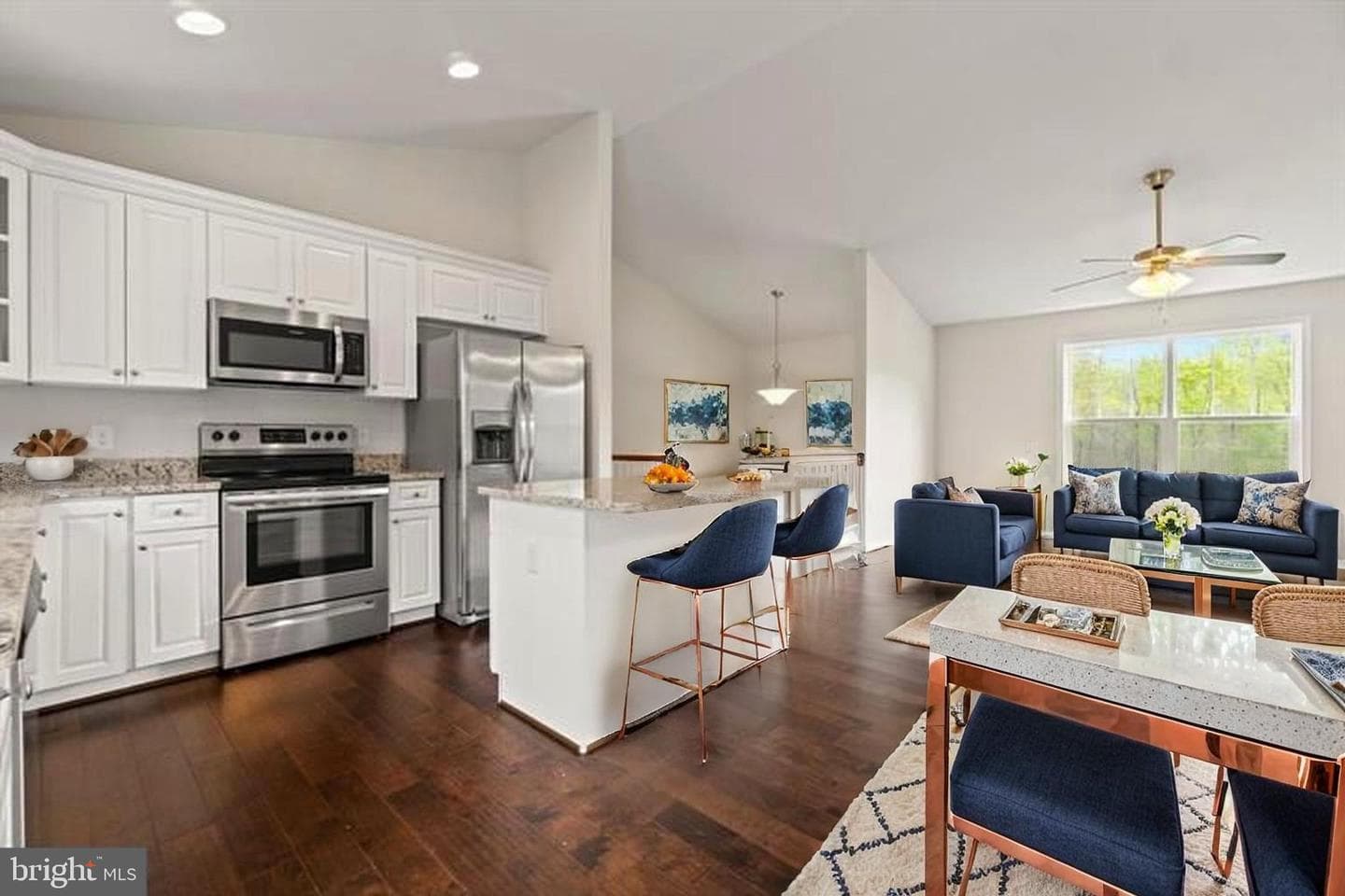 10 Howard Circle photo 7