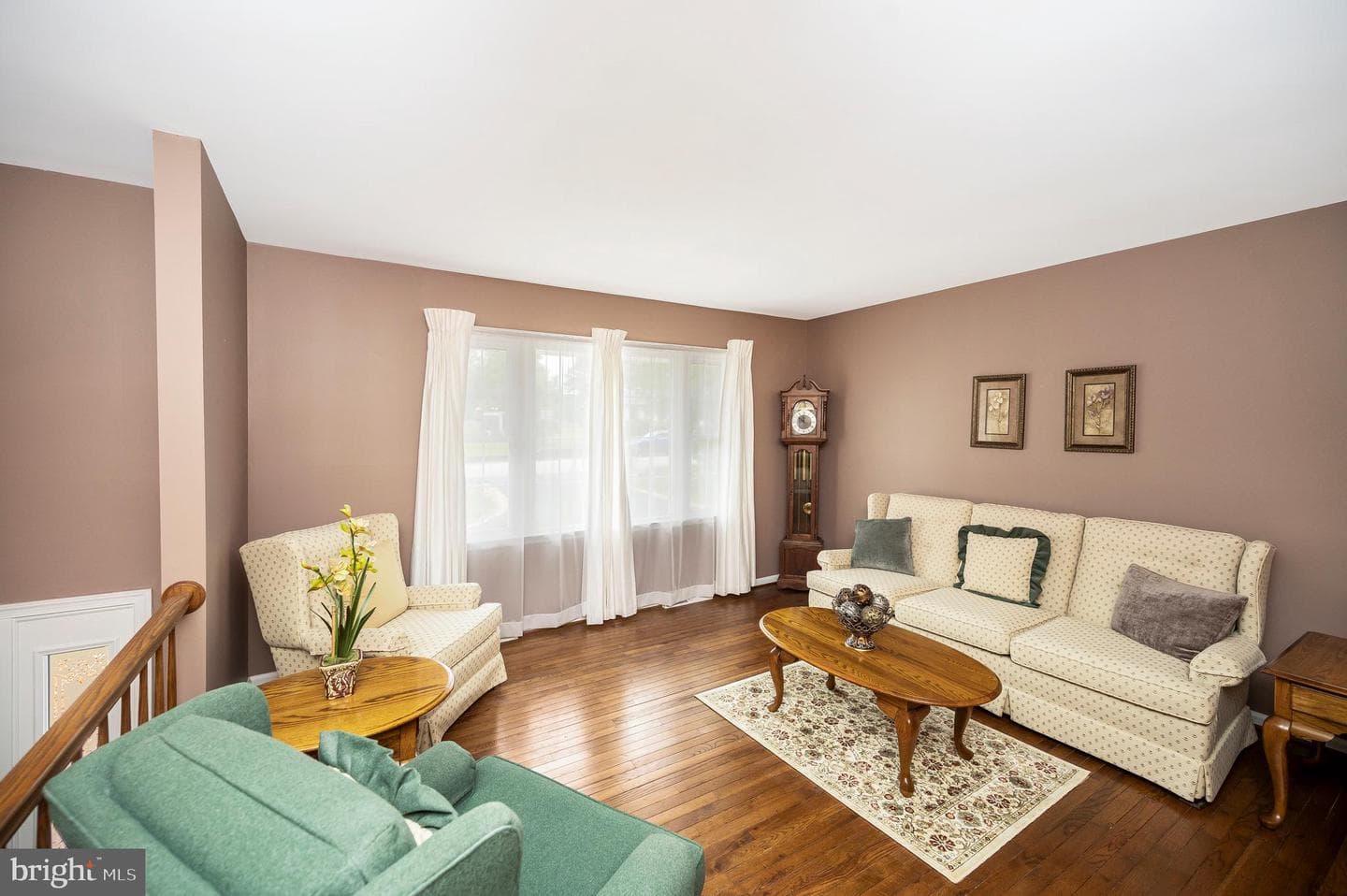 806 Edwards Drive photo 10