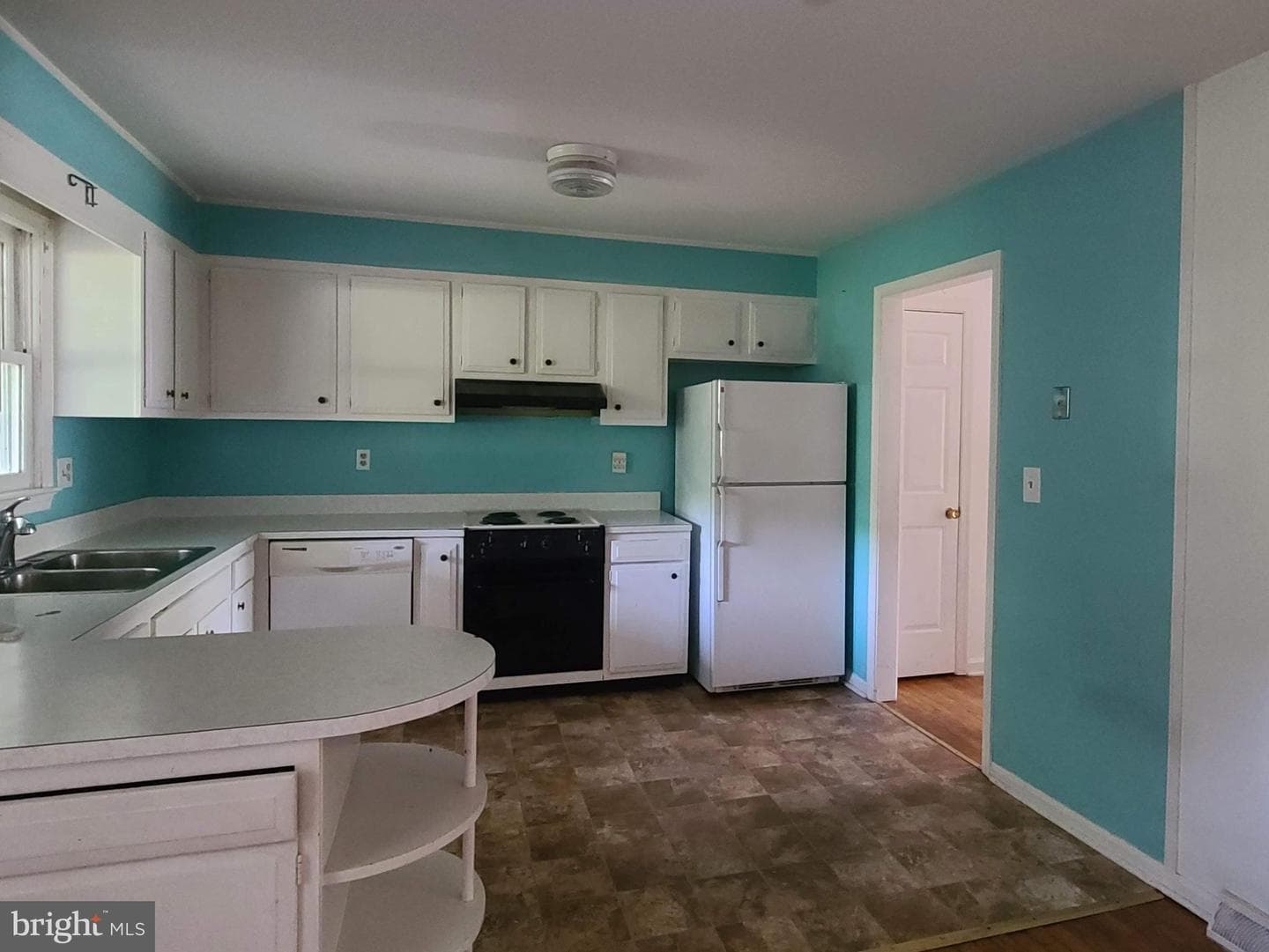 136 Falmouth Drive photo 7