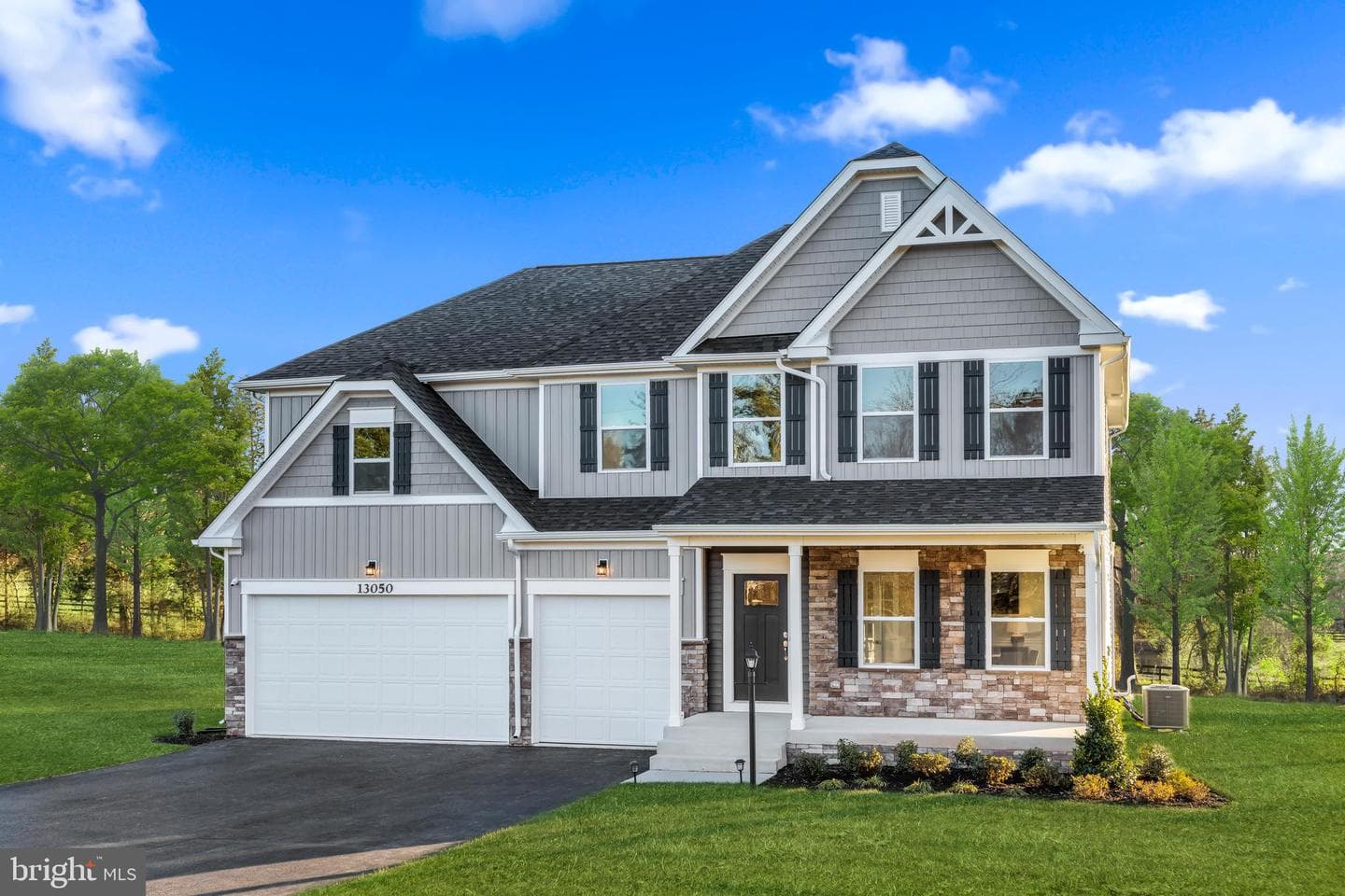 121 Lillian Court
