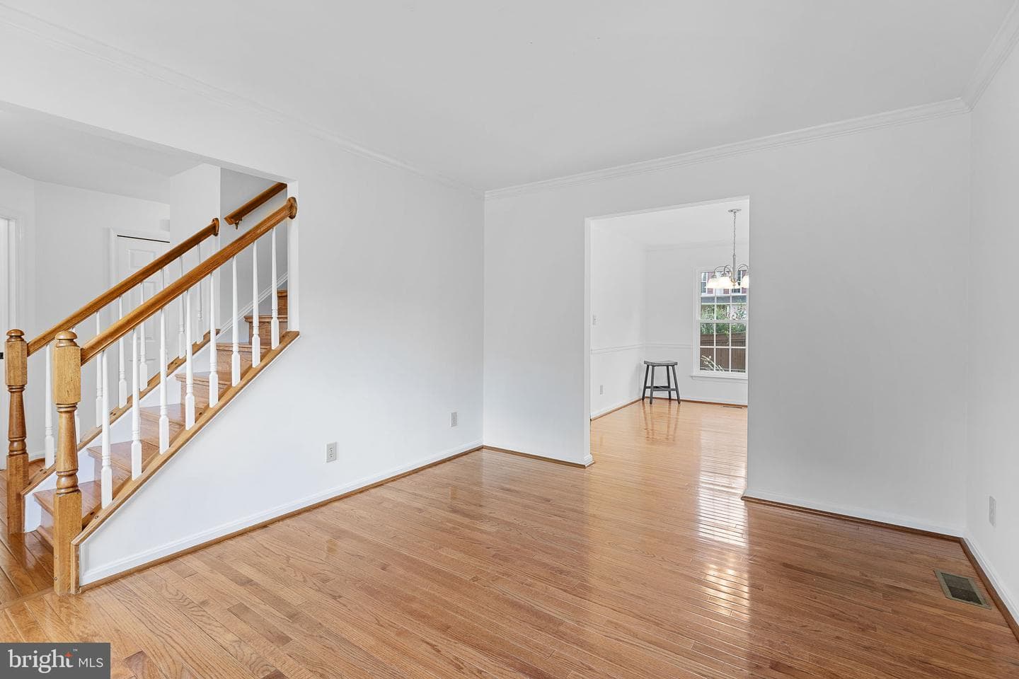 8 Westchester Court photo 4