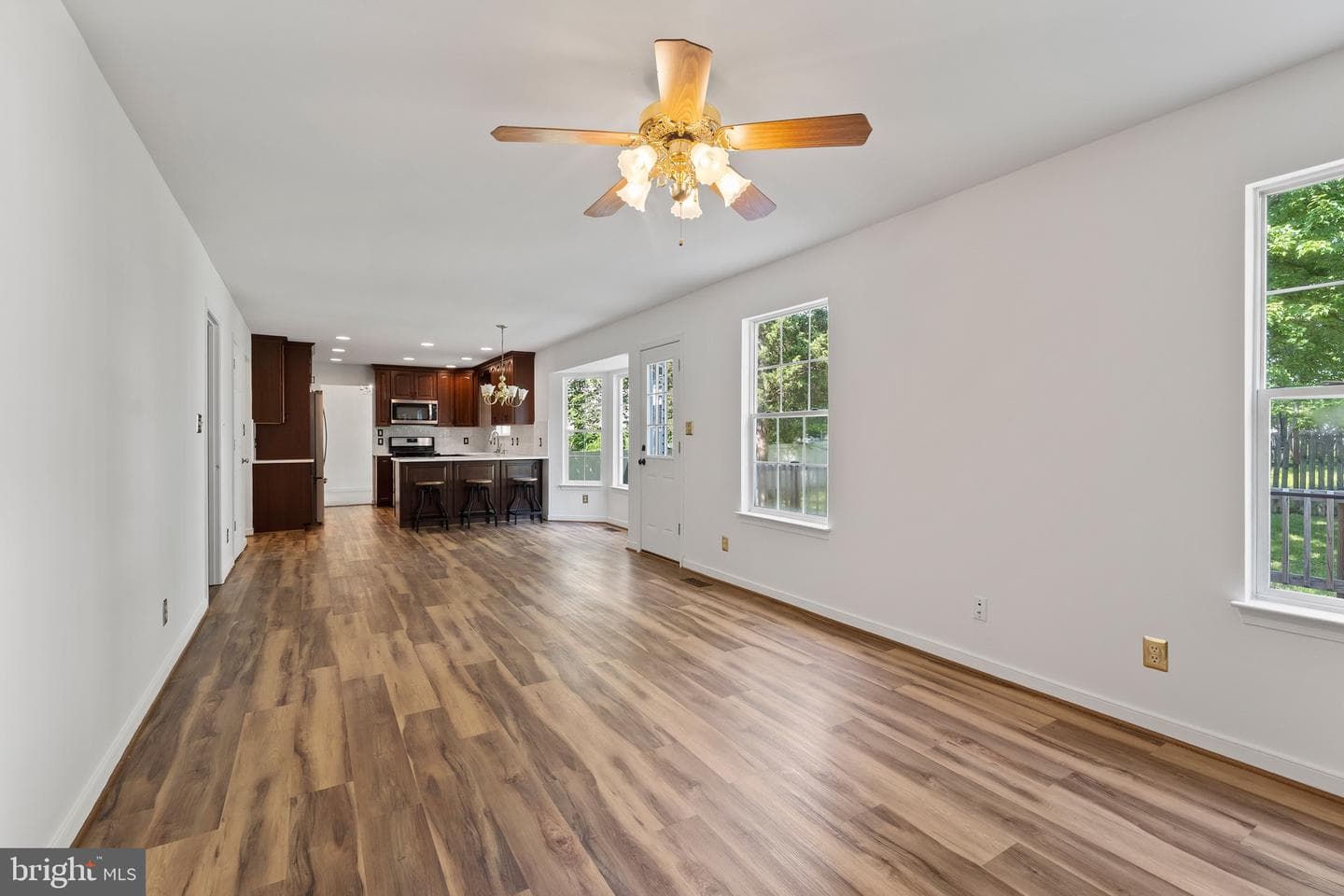 27 Brown Circle photo 22