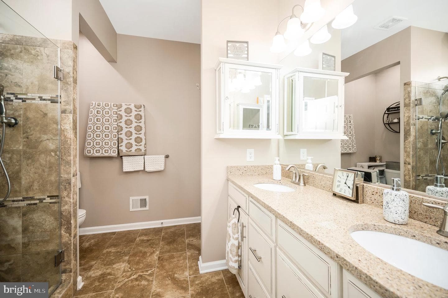 161 Denison Street photo 37