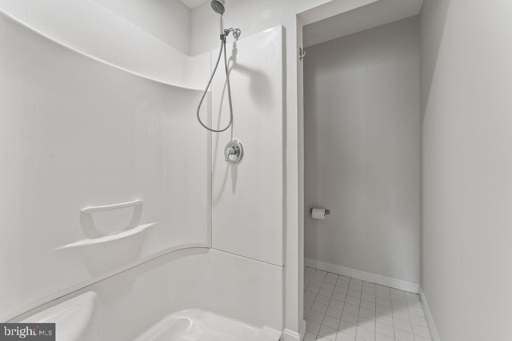 7 Salford Court photo 44