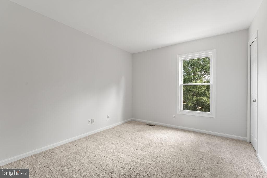 7 Salford Court photo 46