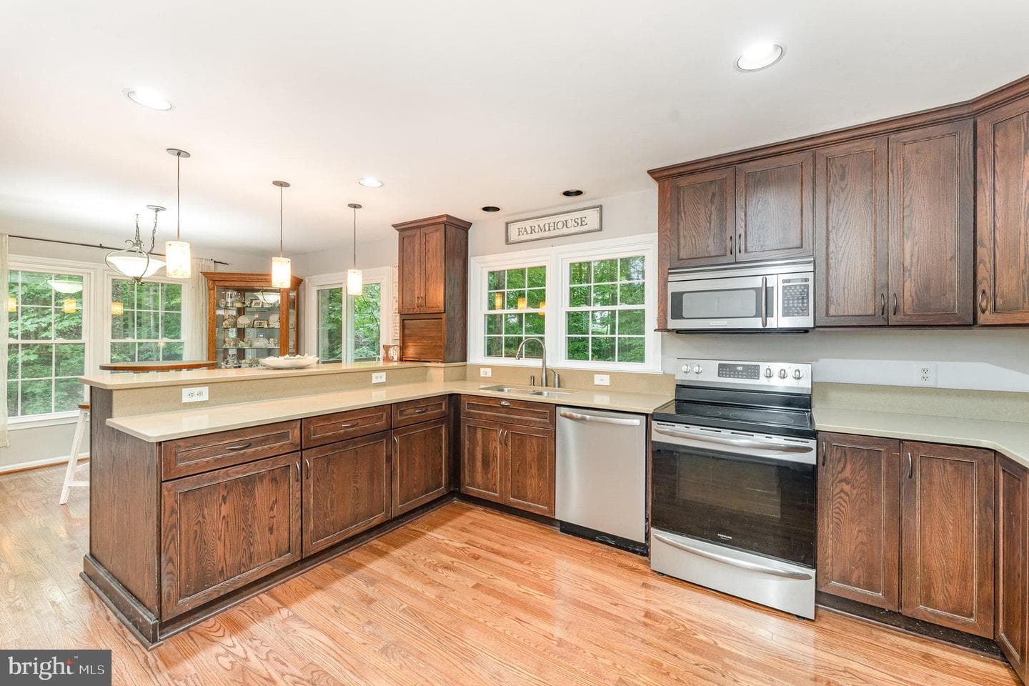 3221 Titanic Drive photo 3
