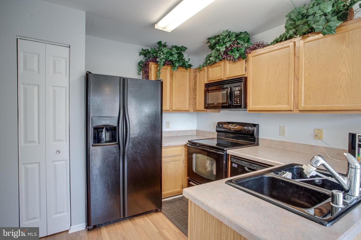 302 Pinnacle Drive photo 2