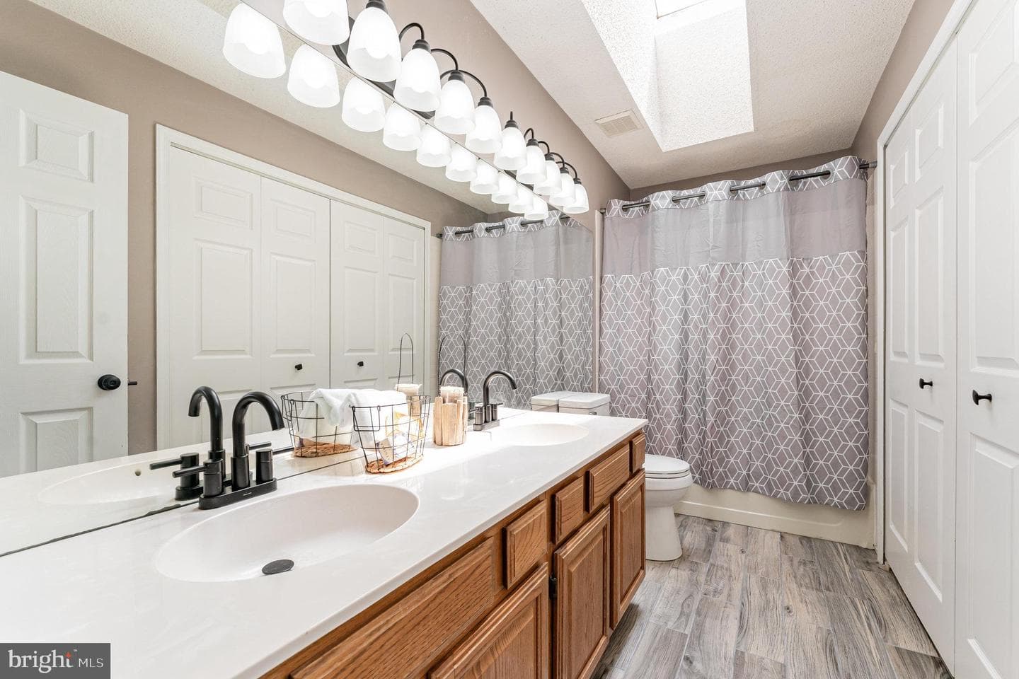 4 Teri Lyn Court photo 28