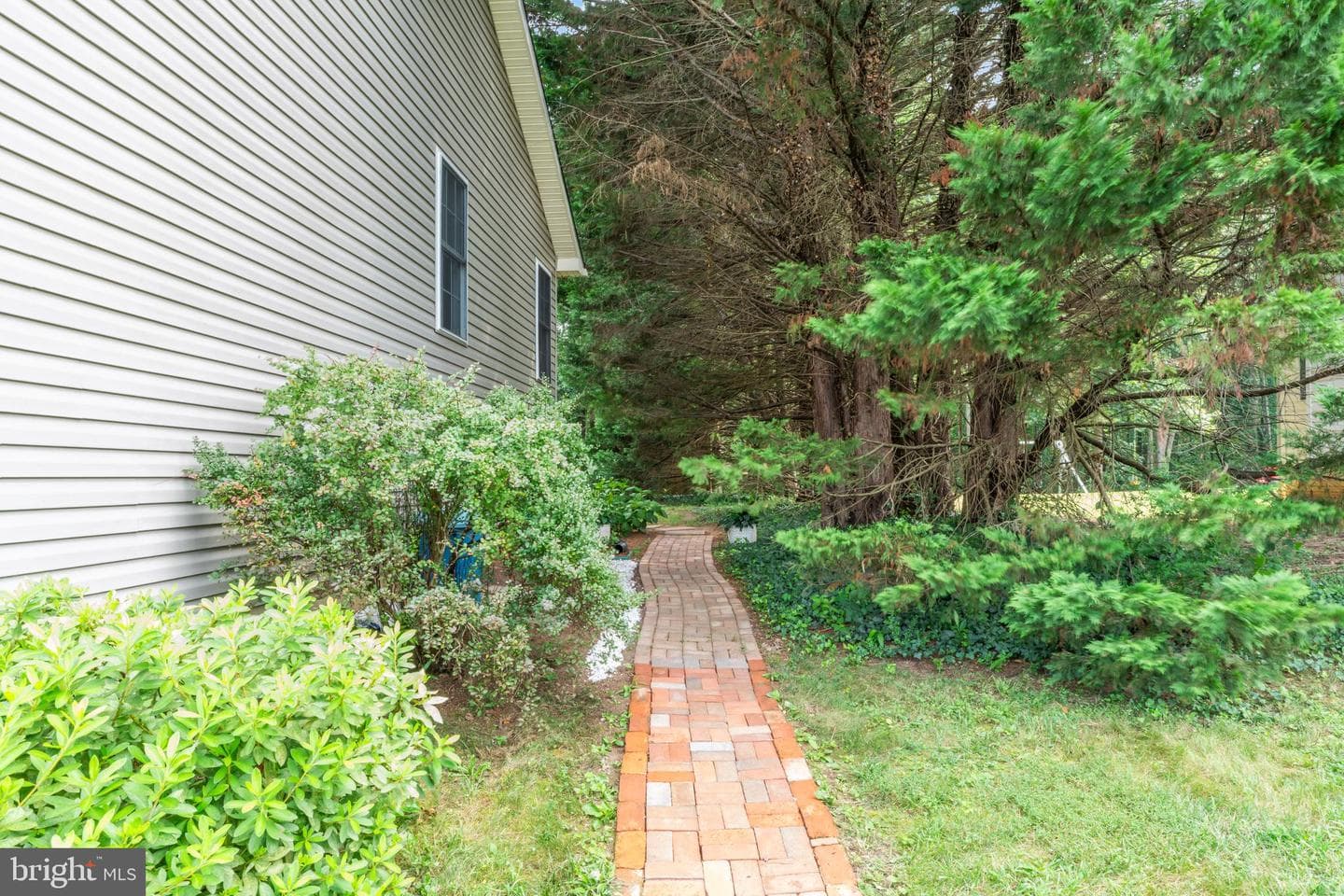 8 Falling Water Court photo 28