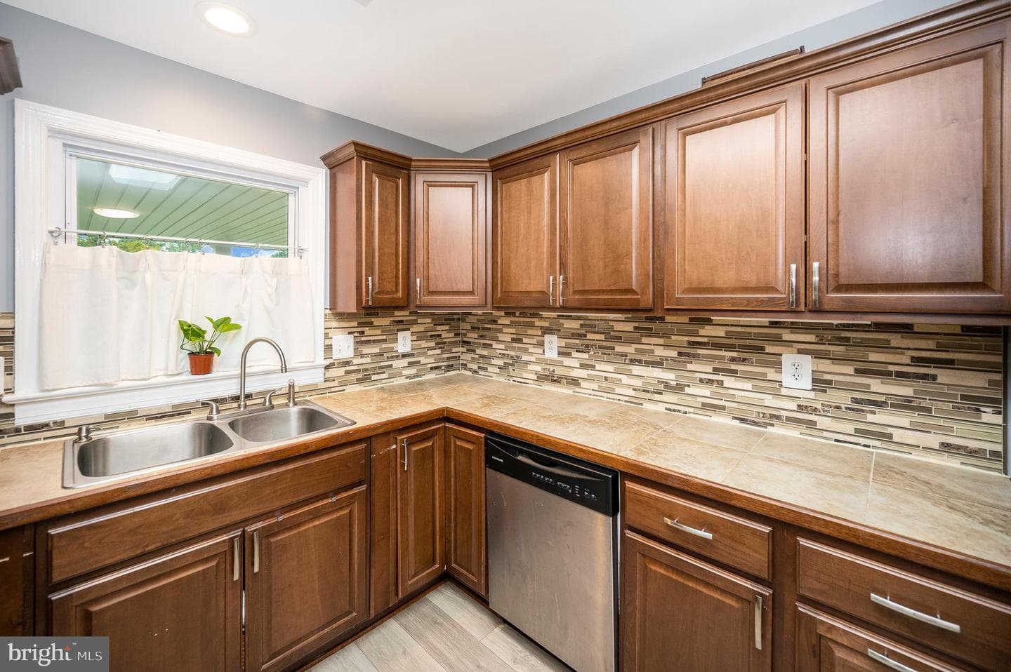 700 Jett Street photo 16