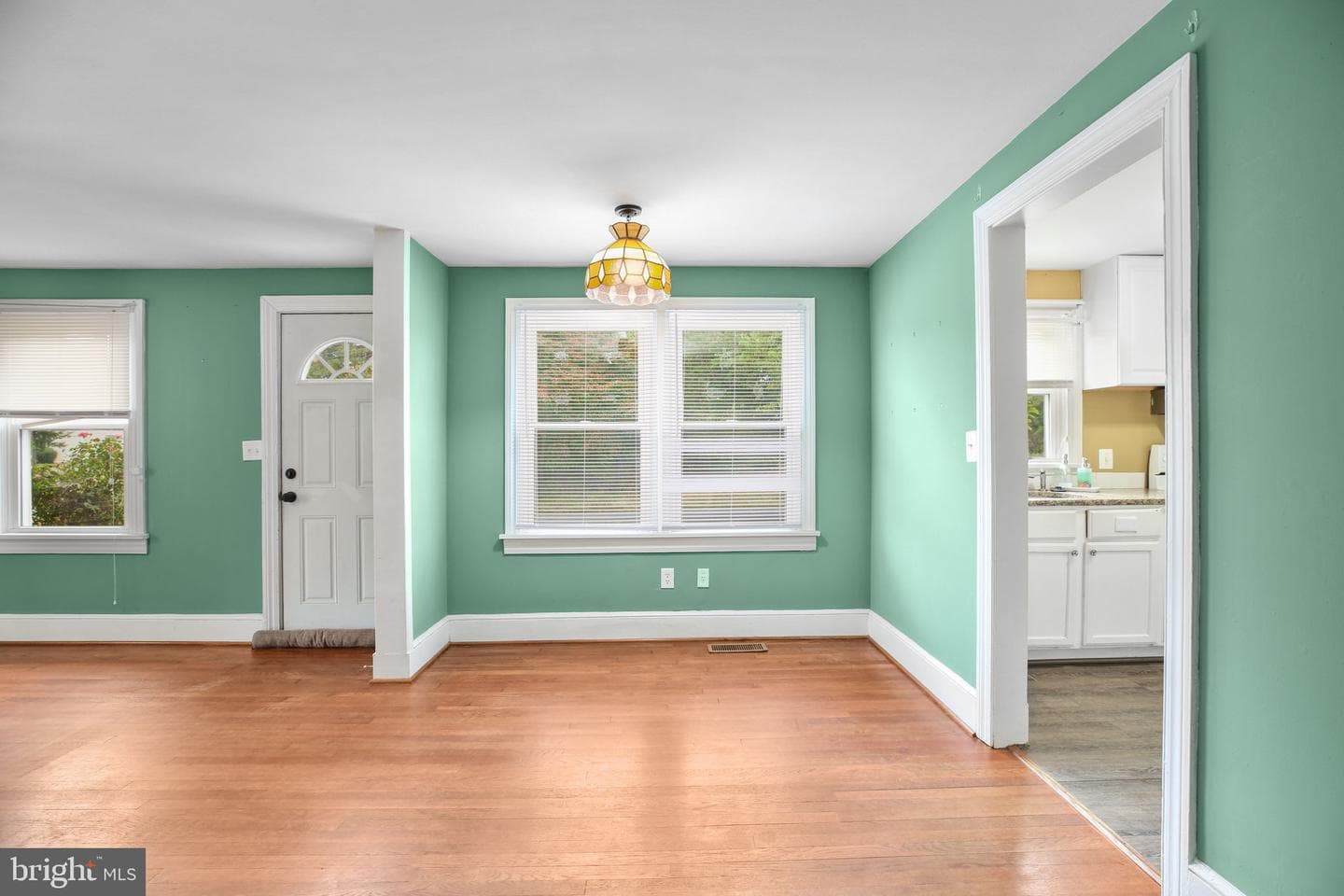 115 Mountain Avenue photo 4