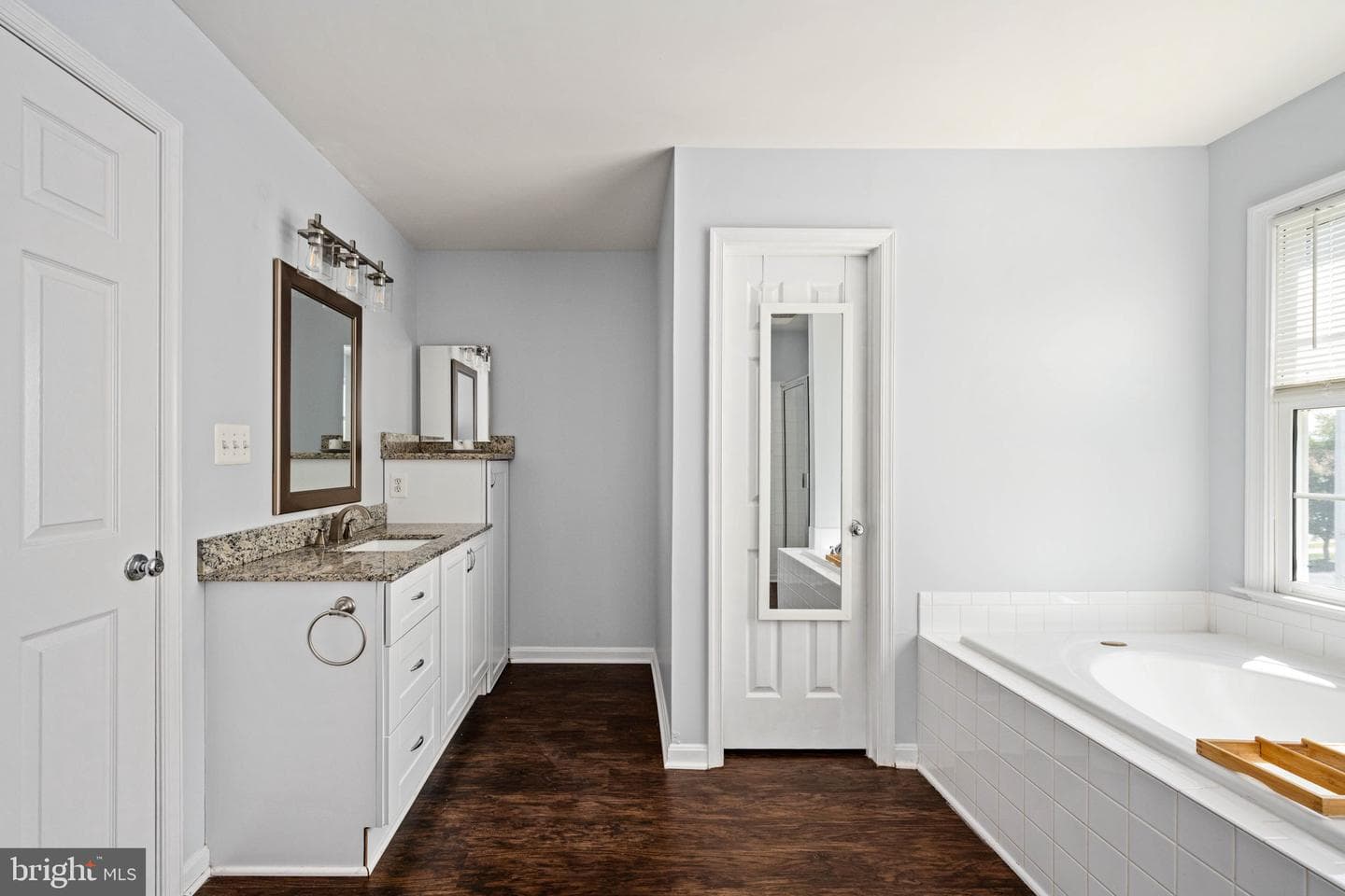 28 Raleigh Lane photo 49