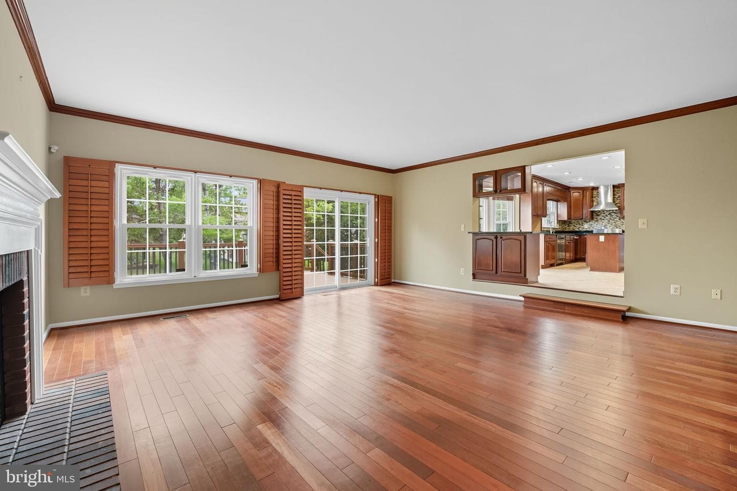 365 Eustace Road photo 7
