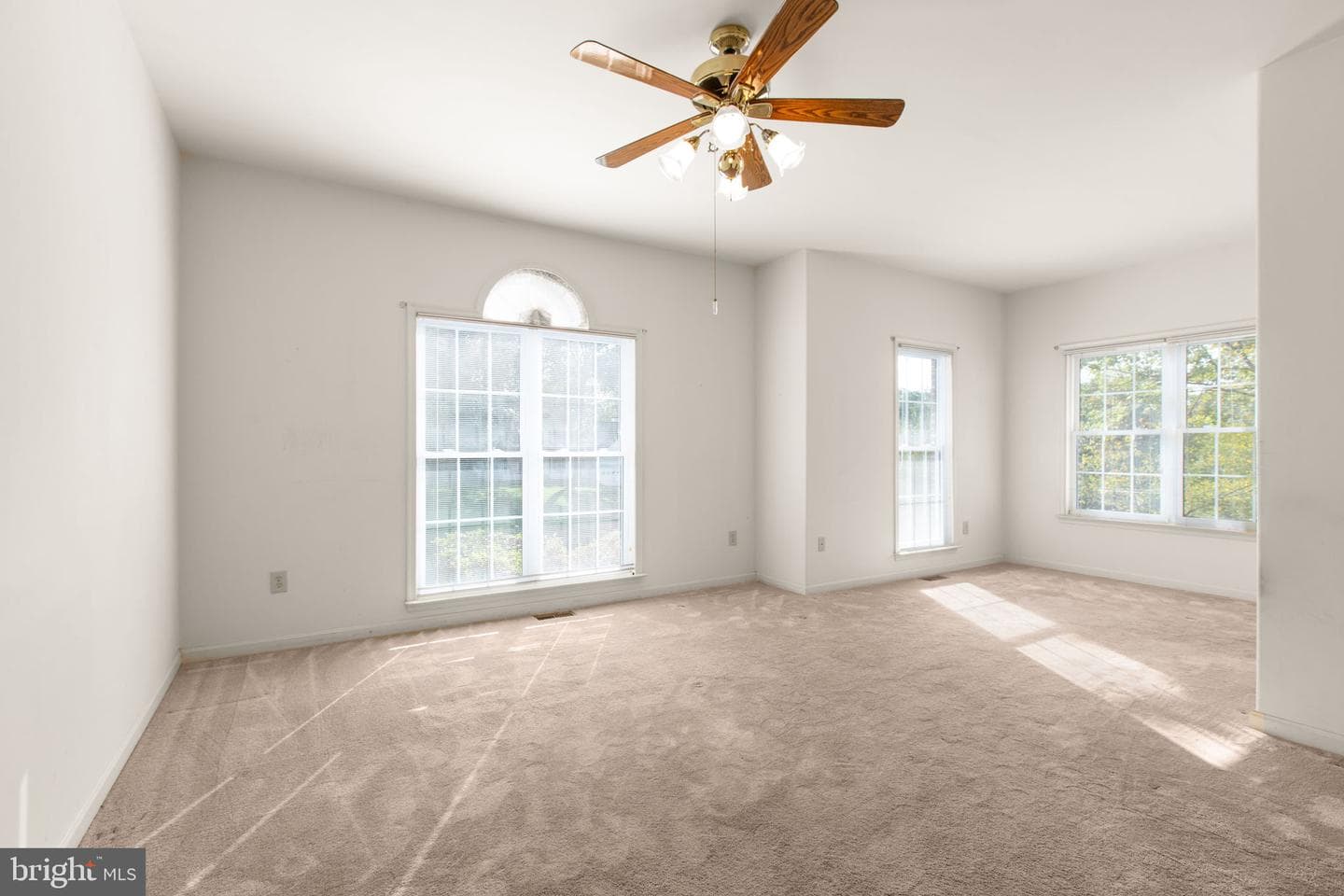 31 N Pointe Drive photo 21