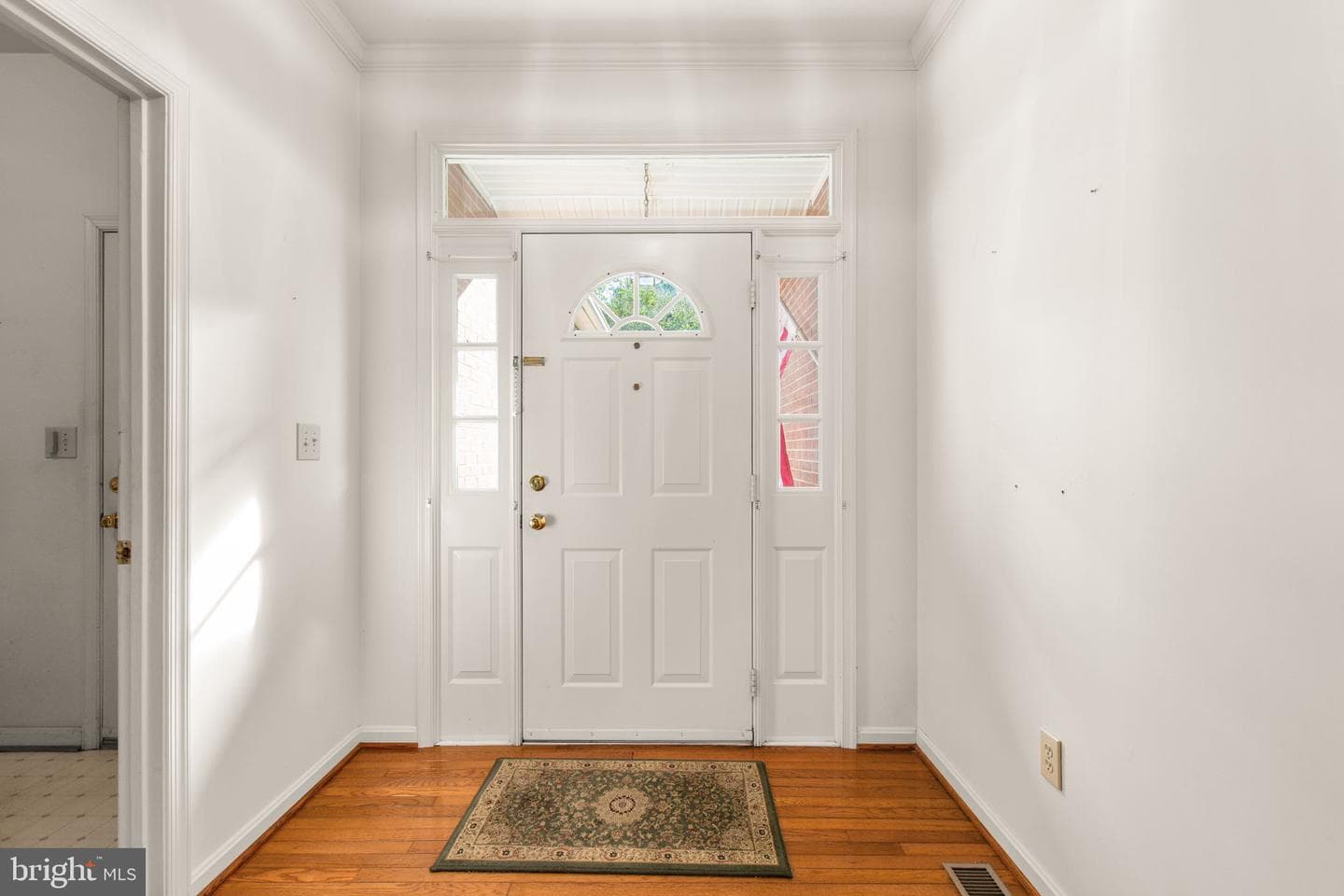 31 N Pointe Drive photo 5
