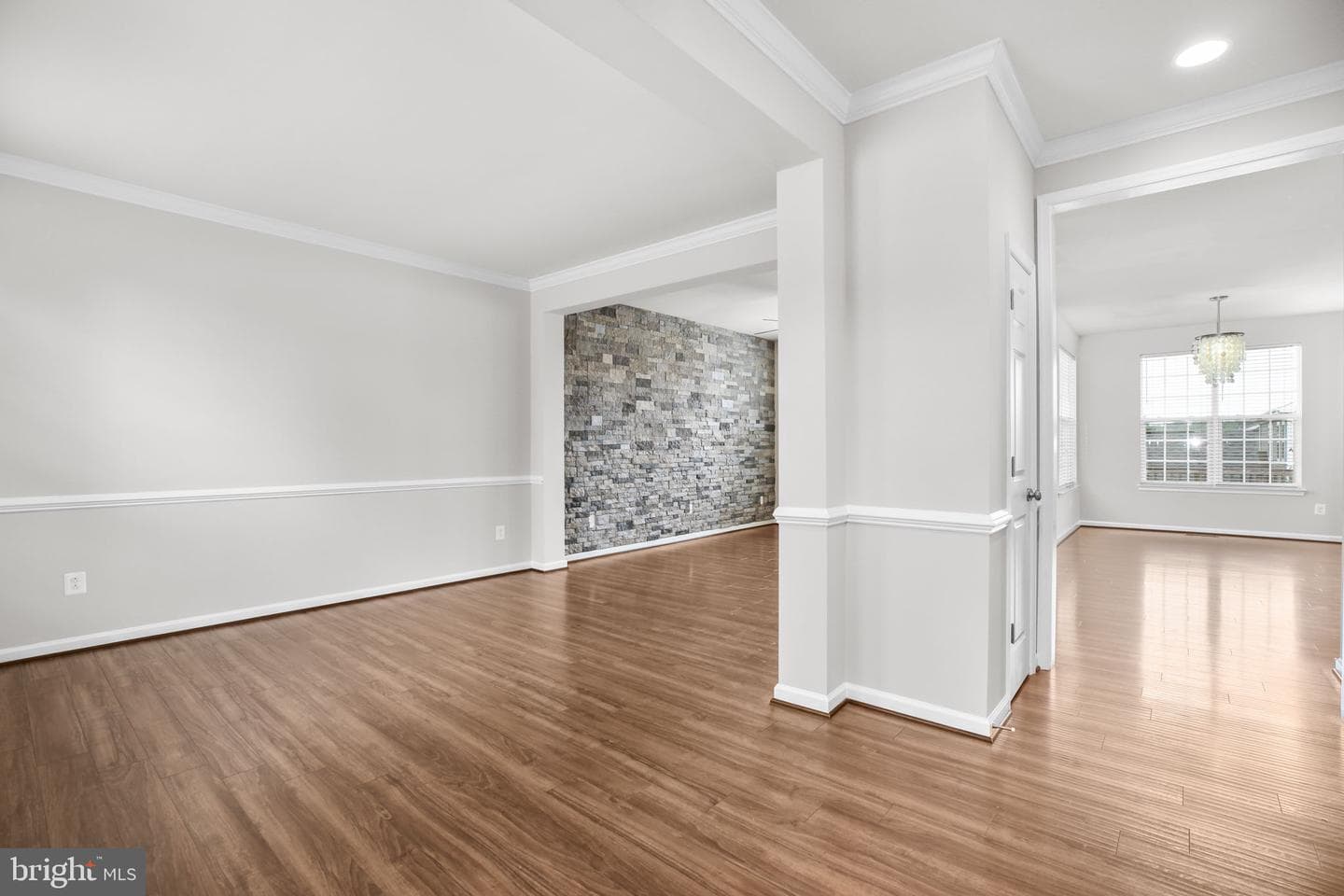 407 Apricot Street photo 4