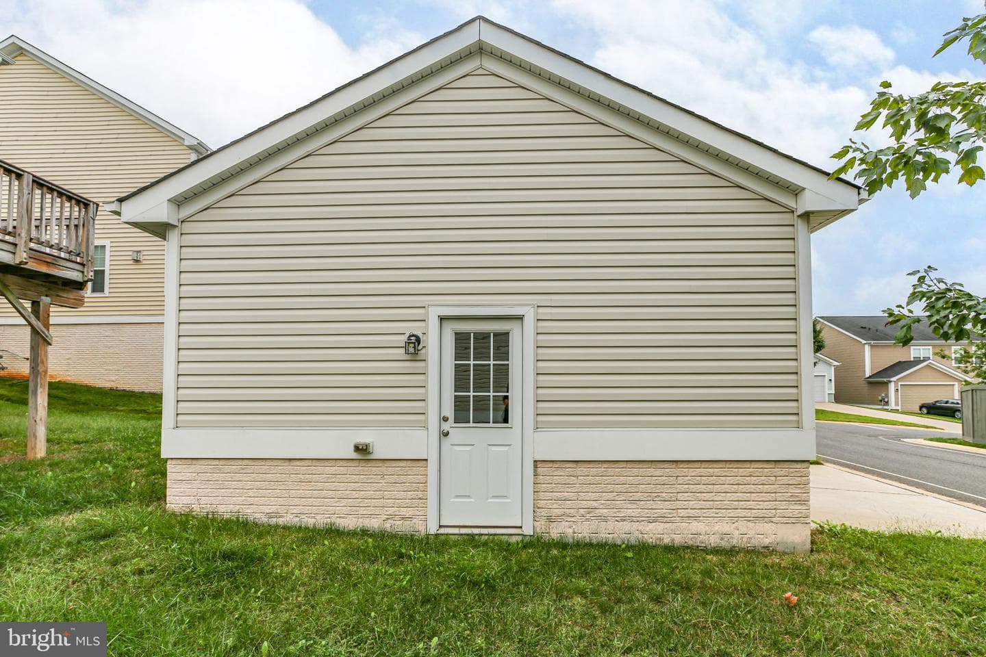 407 Apricot Street photo 46