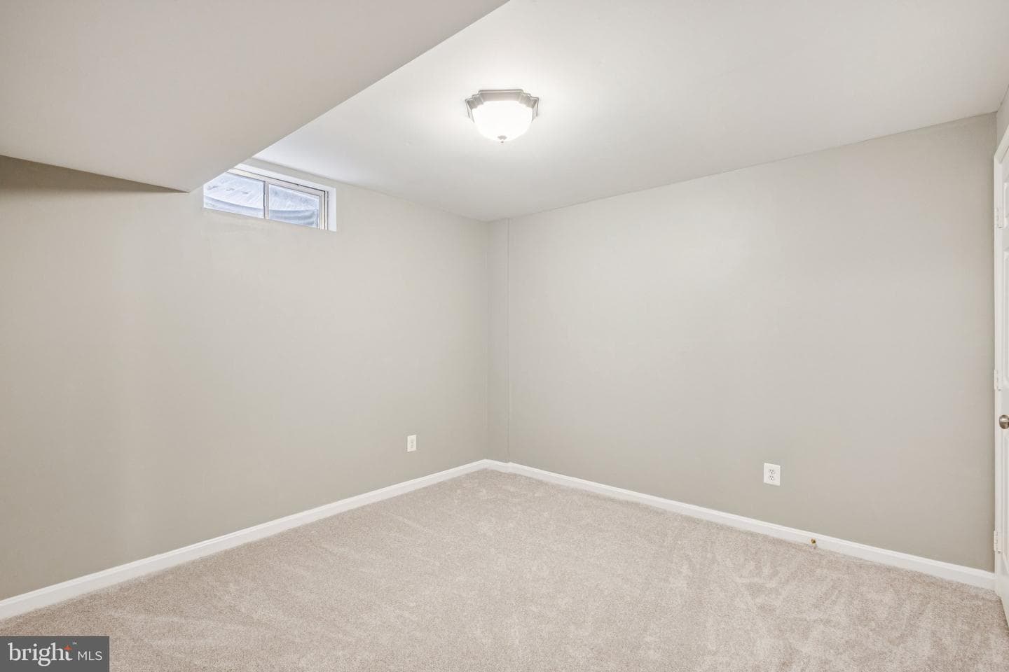 101 Waters Landing photo 19