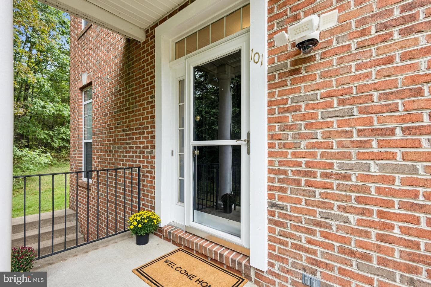 101 Waters Landing photo 2