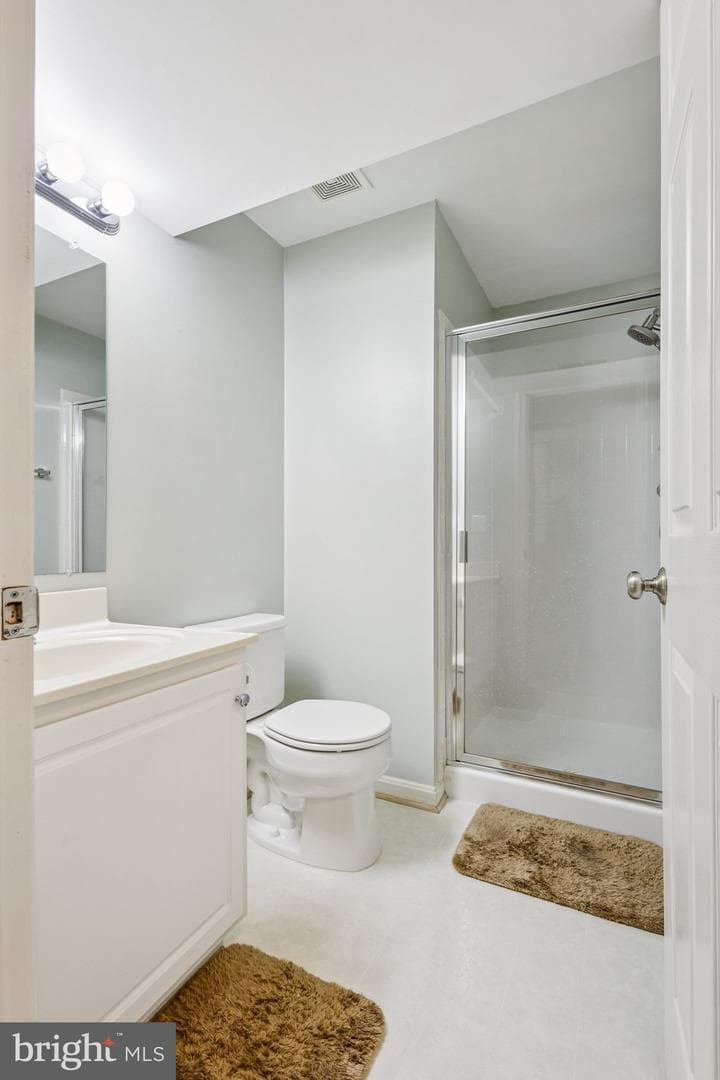 101 Waters Landing photo 22