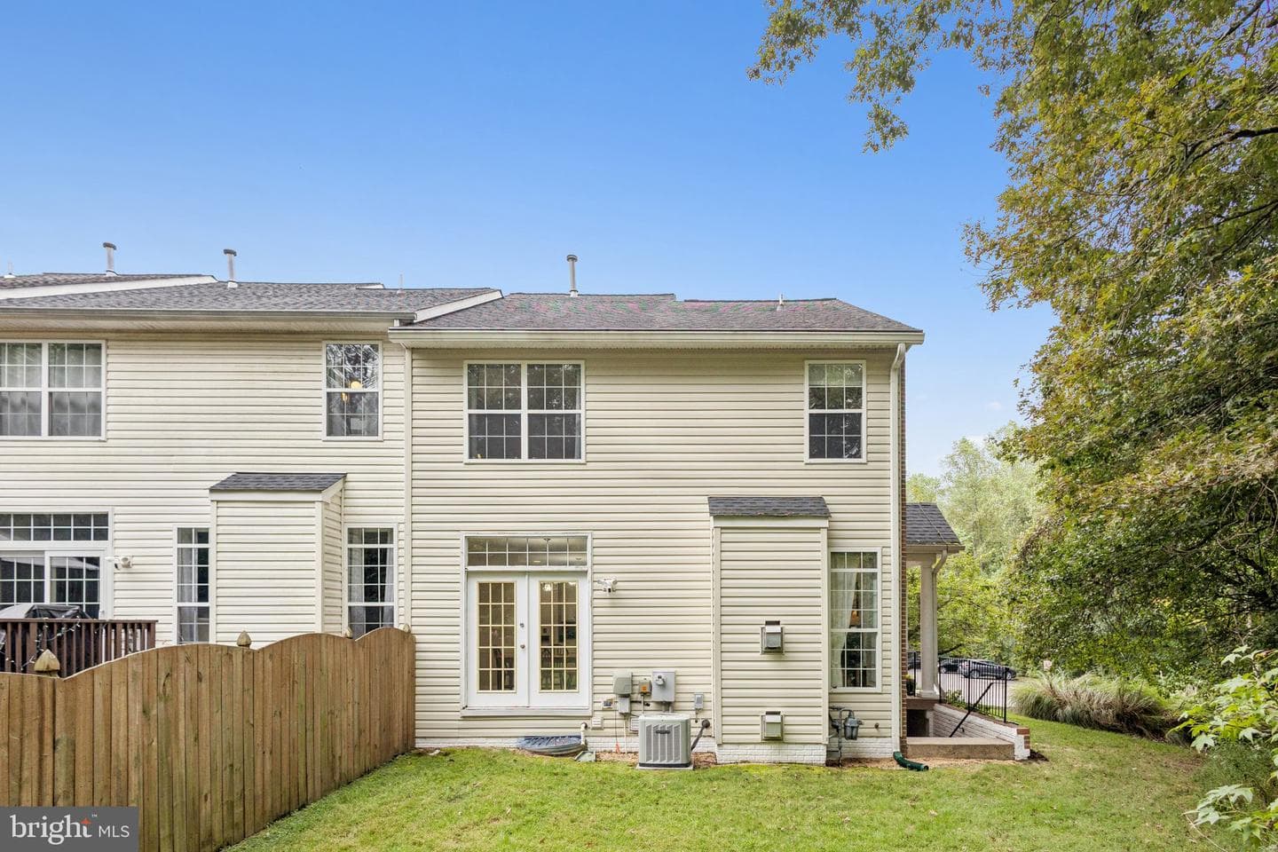 101 Waters Landing photo 23