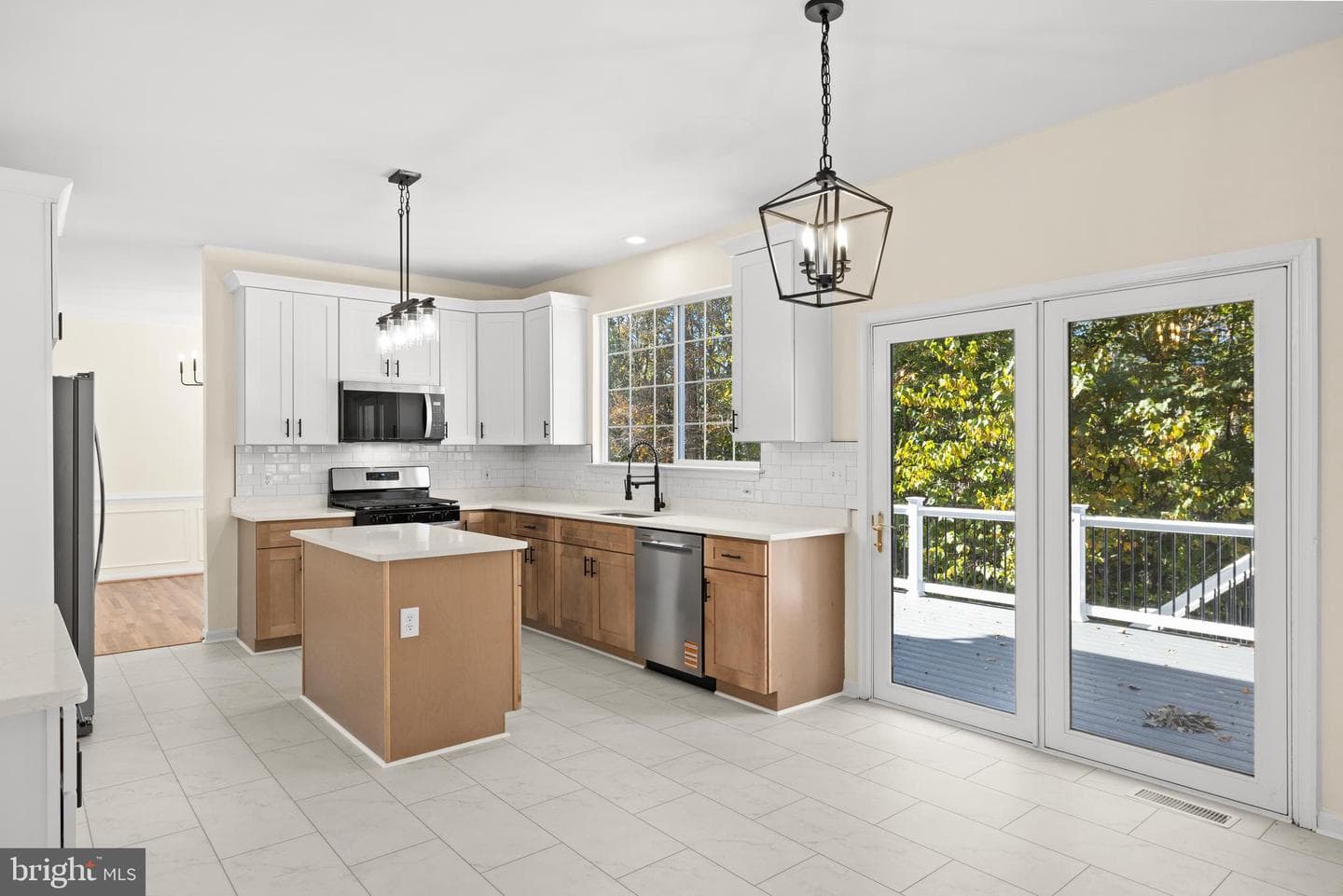 9 Tudor Court photo 17