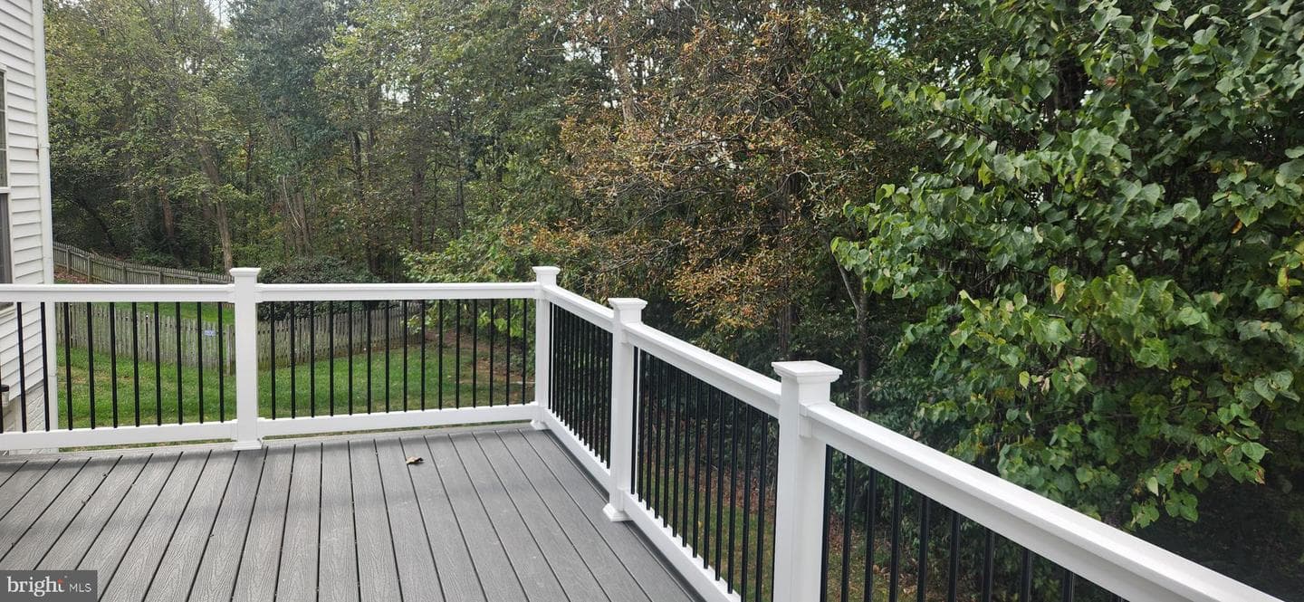 9 Tudor Court photo 28