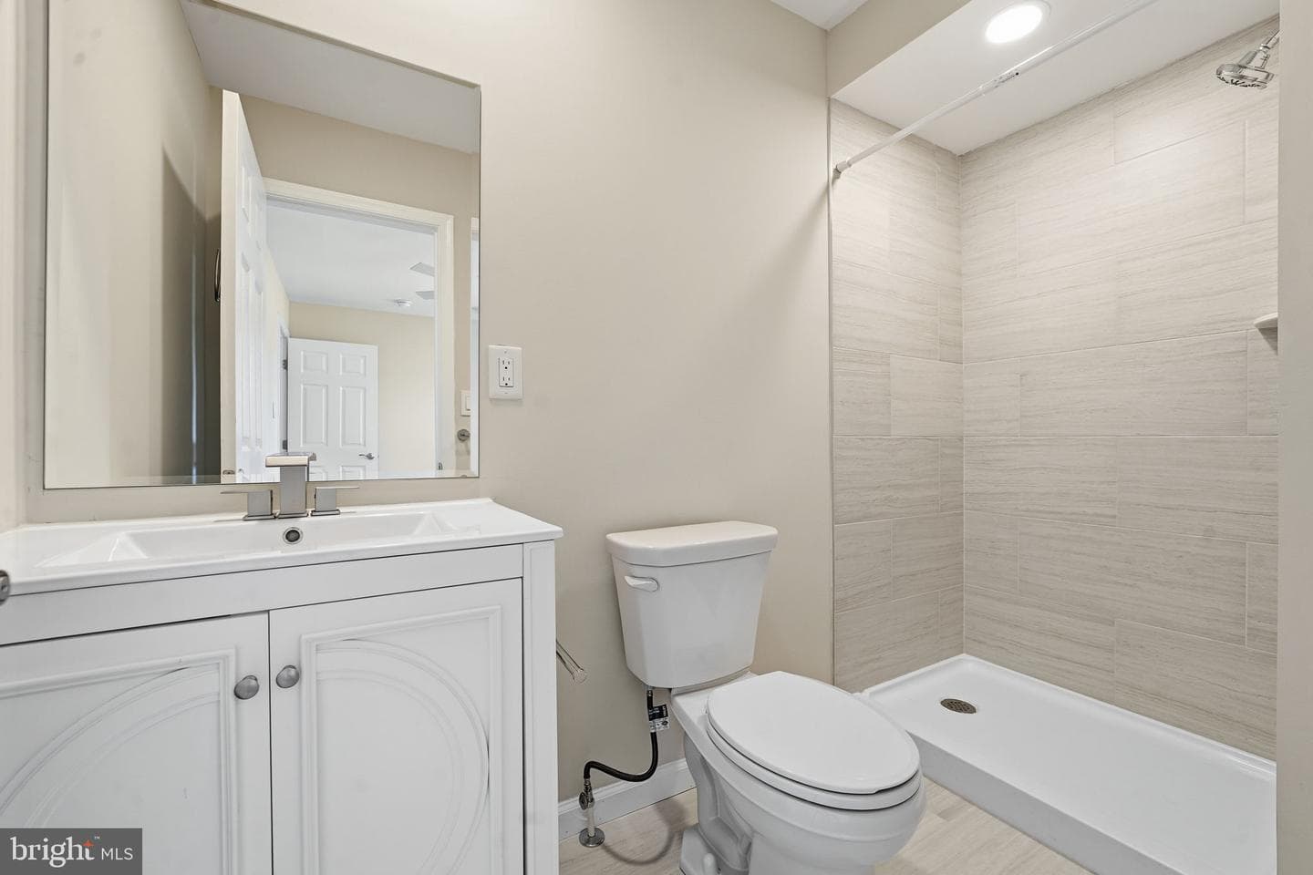1 Alice Court photo 20