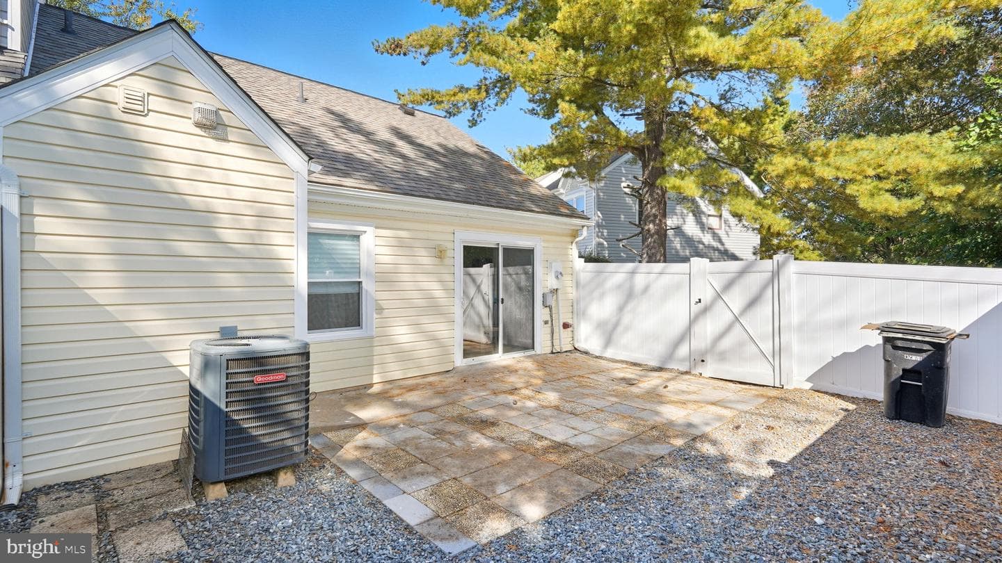 619 Madison Court photo 17