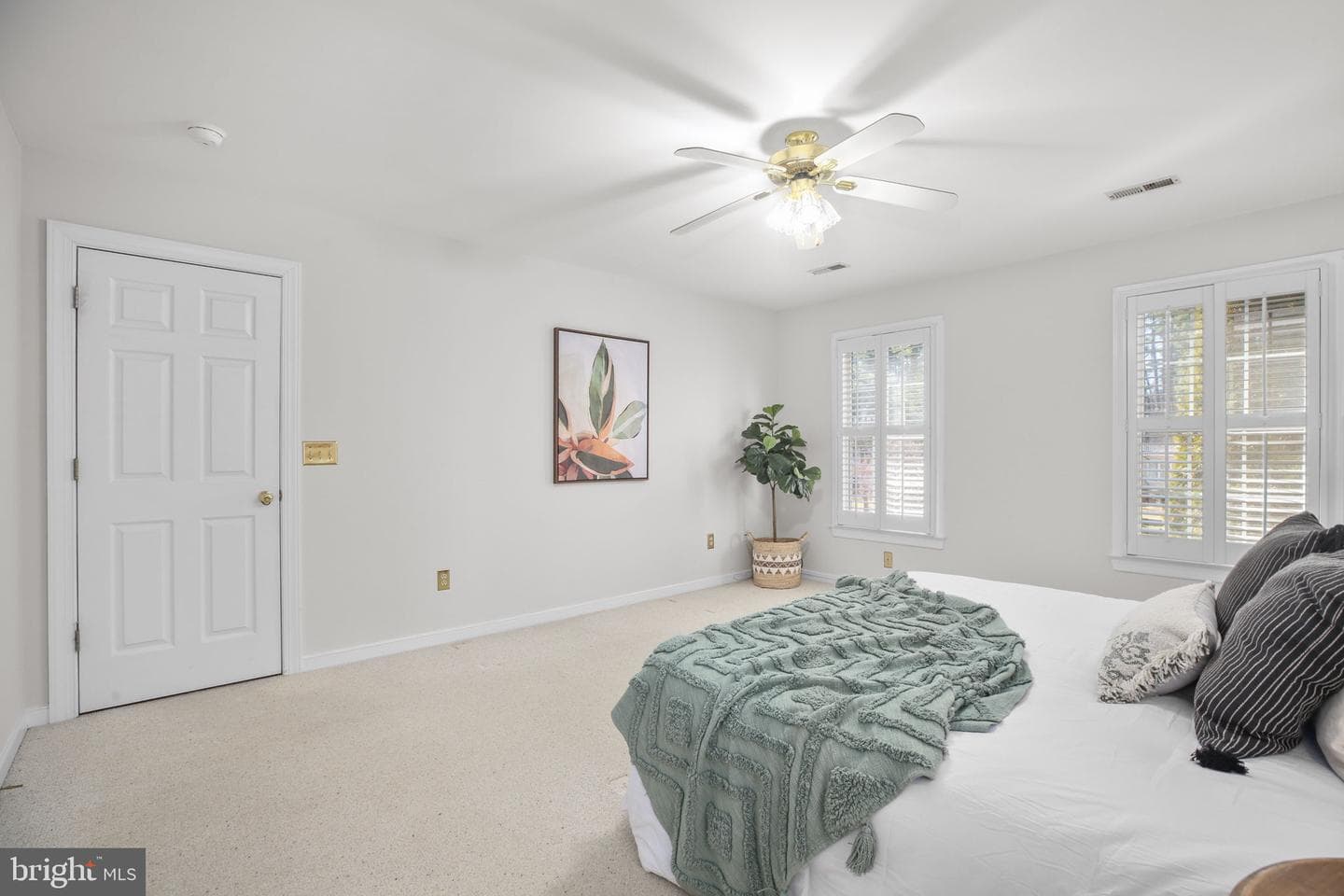 200 Kent Avenue photo 36