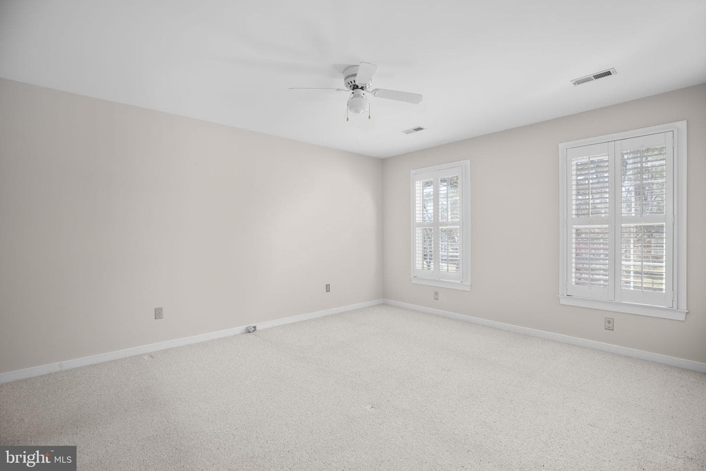 200 Kent Avenue photo 41