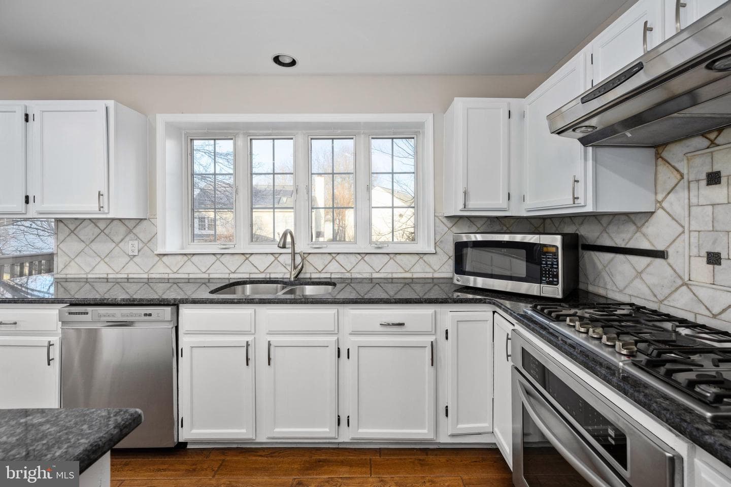 141 Northampton Boulevard photo 31