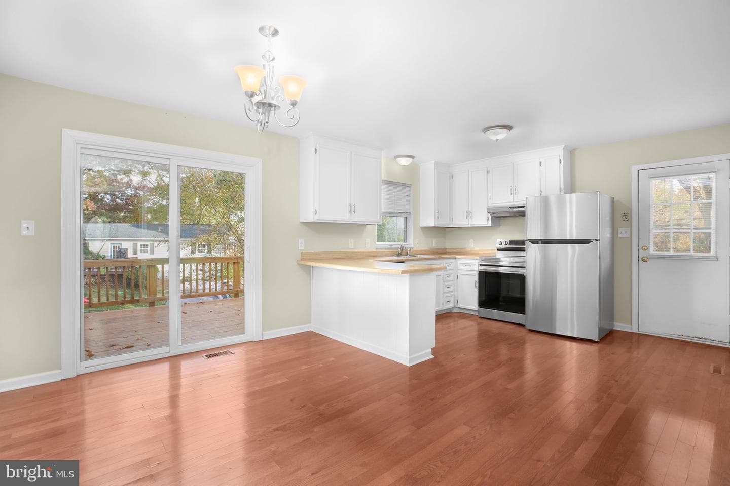 1701 Rogers Street photo 2