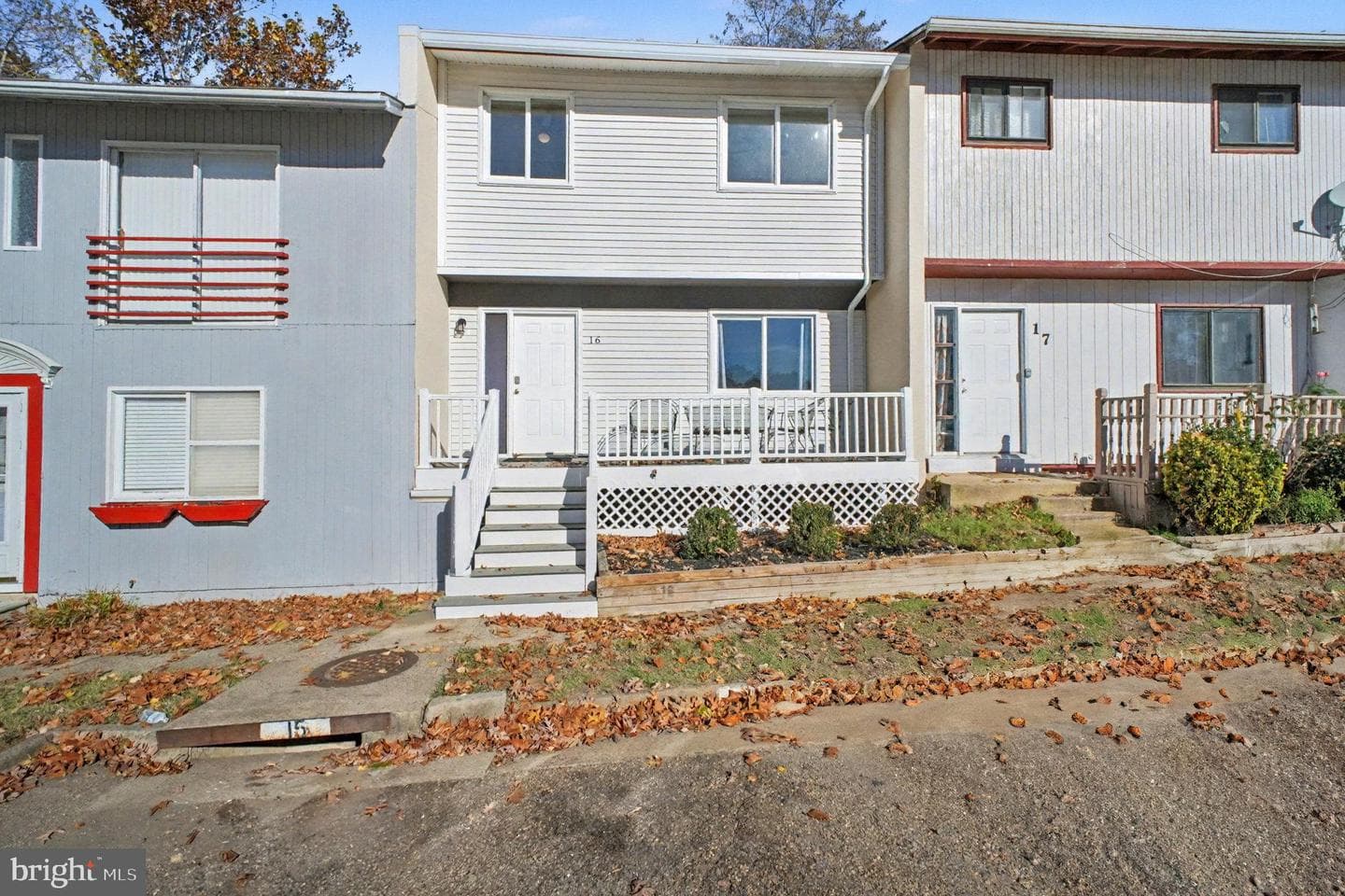 16 Wayside Court photo 1