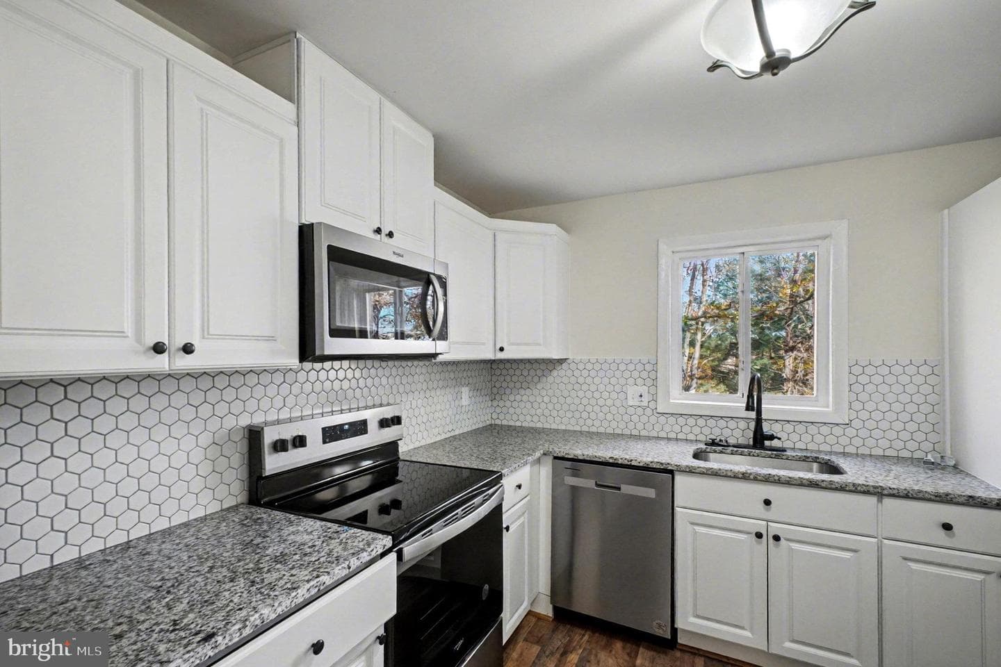 16 Wayside Court photo 3