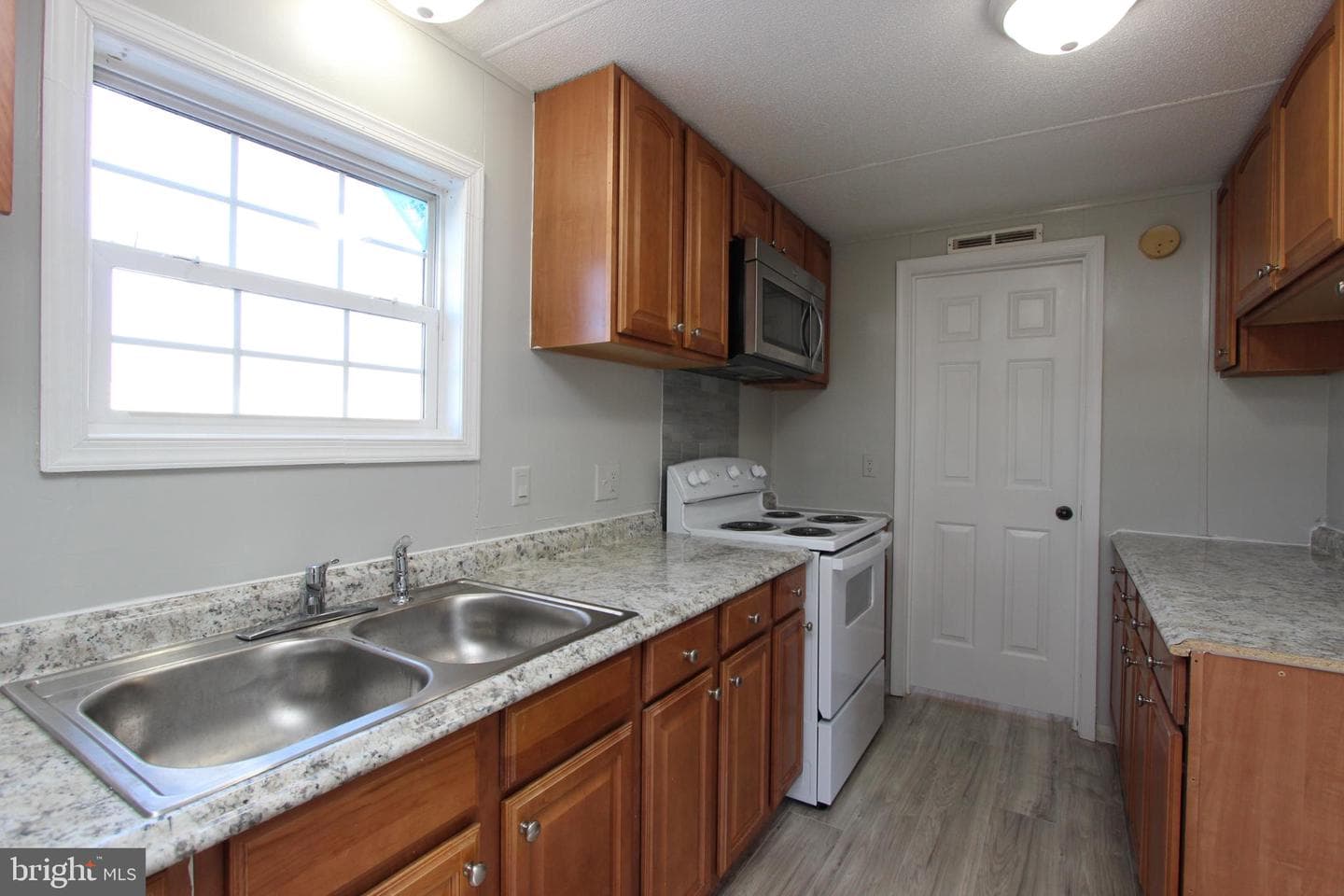 18 Mary Drive photo 8