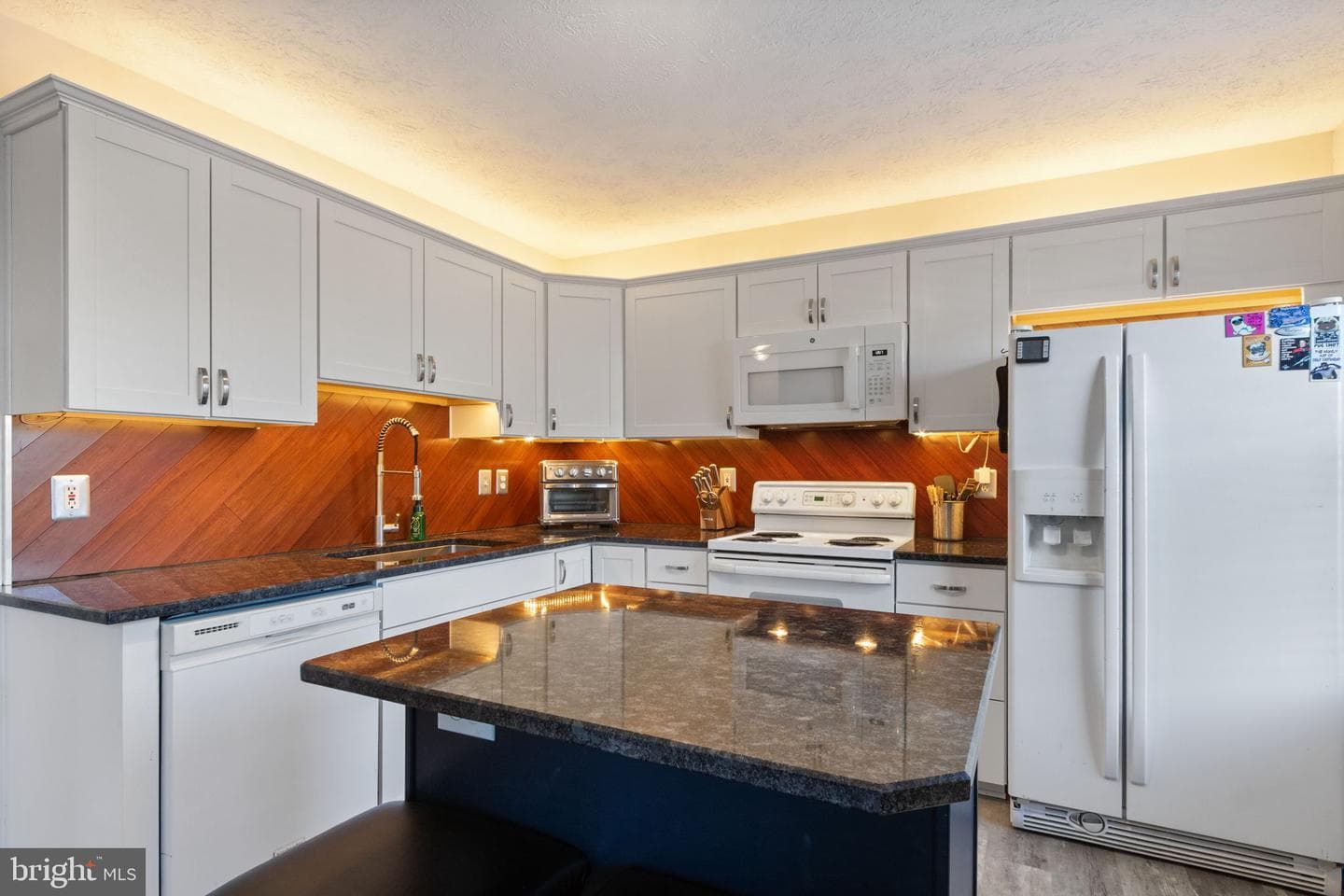 101 Bonair Street photo 19