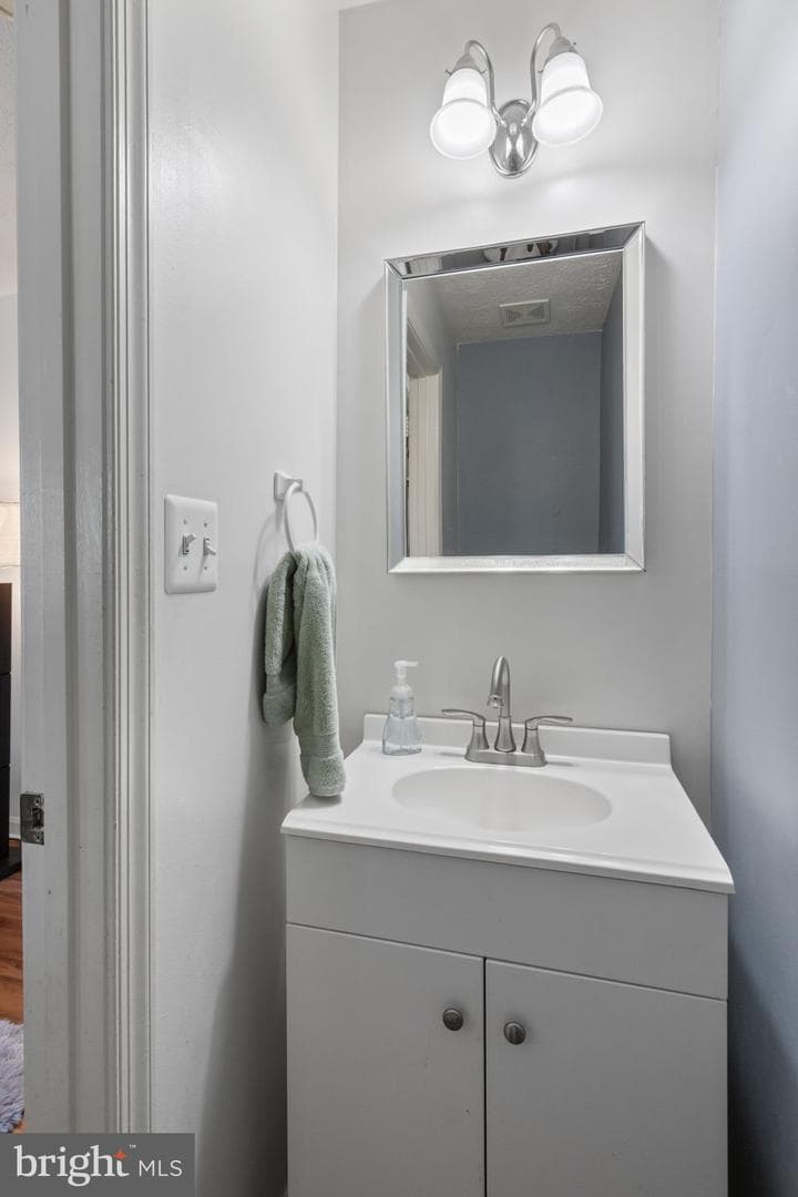 101 Bonair Street photo 22